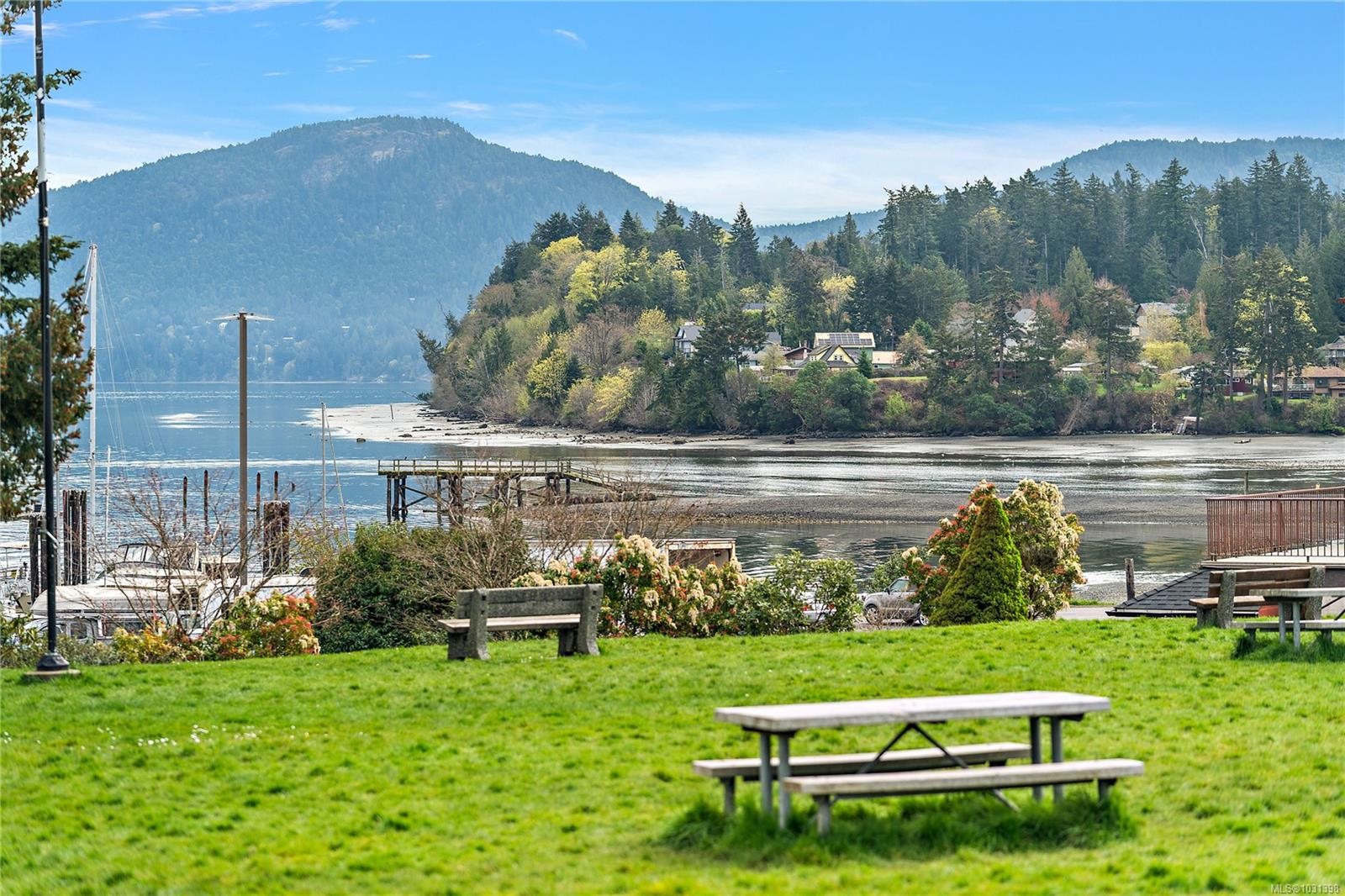 1539 Brook St, Crofton, BC