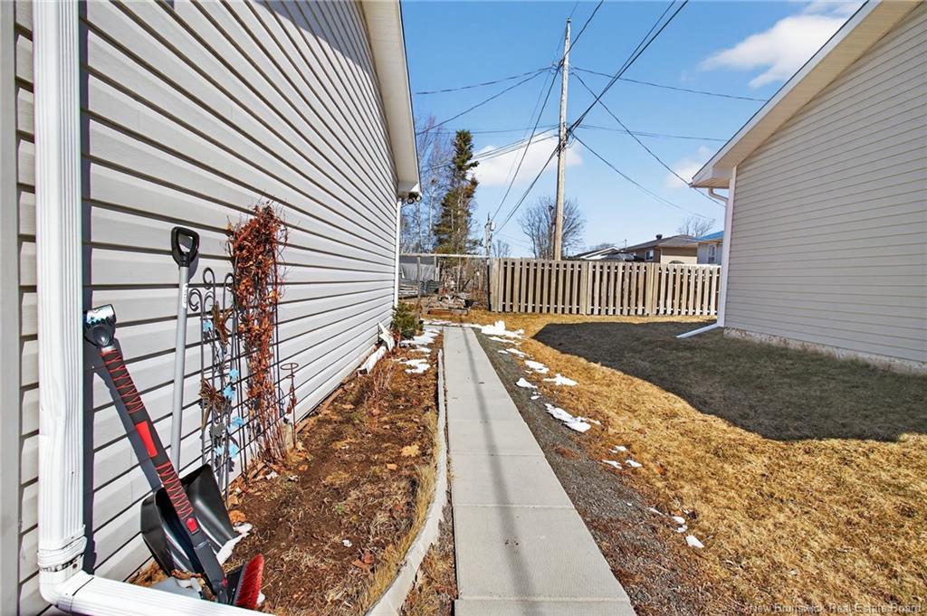 23 Pembroke St, Riverview, NB