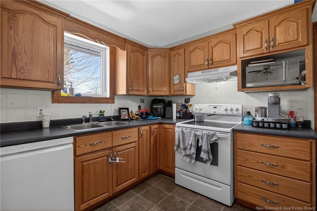 23 Pembroke St, Riverview, NB