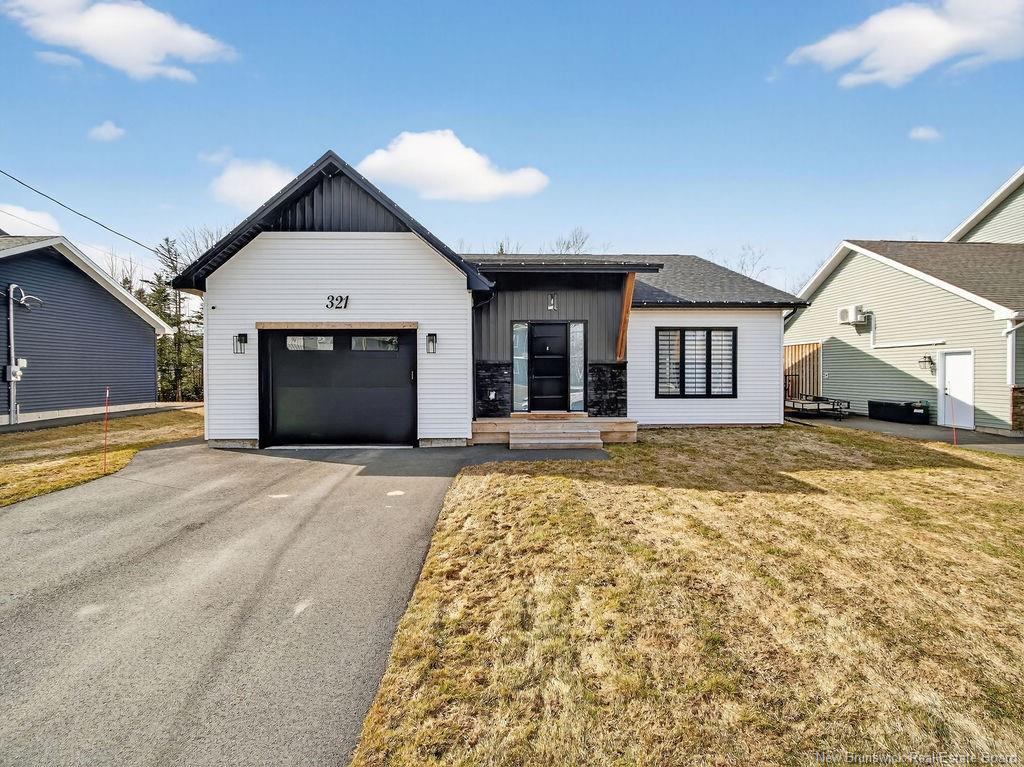 321 Falcon Dr, Moncton, NB