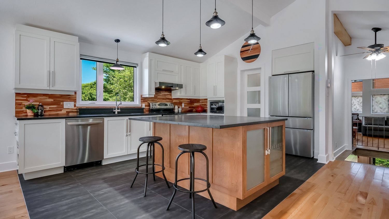 Cuisine - 315 Rue Des Sables, Otterburn Park, QC - Indoor Photo Showing Kitchen With Upgraded Kitchen