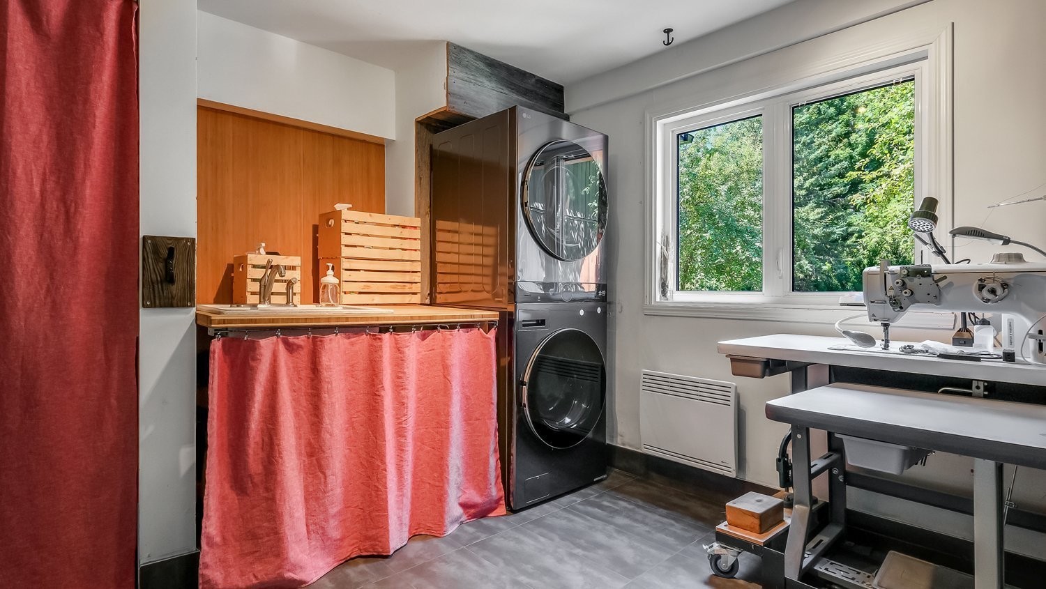 Salle de lavage - 315 Rue Des Sables, Otterburn Park, QC - Indoor Photo Showing Laundry Room
