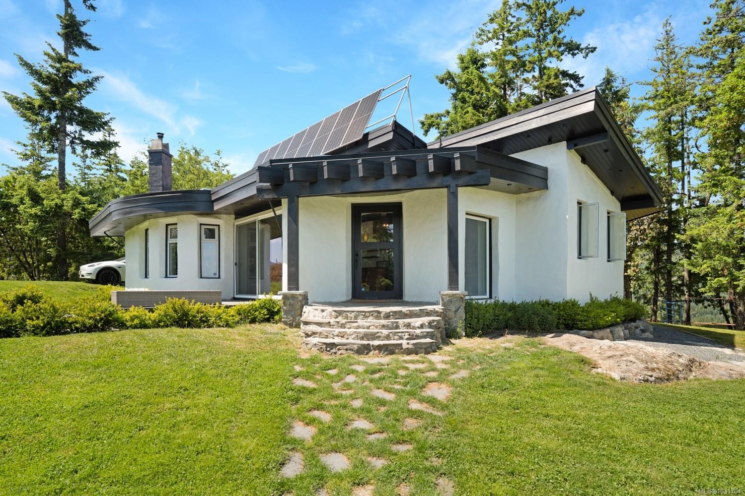 5876 Stoltze Rd, Duncan, BC