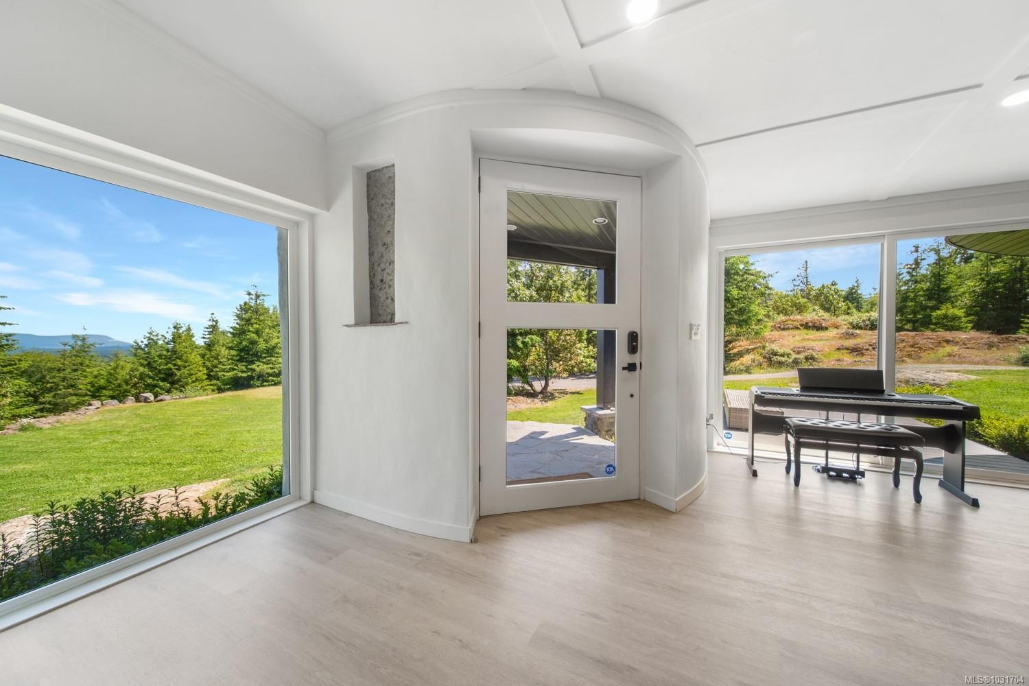 5876 Stoltze Rd, Duncan, BC