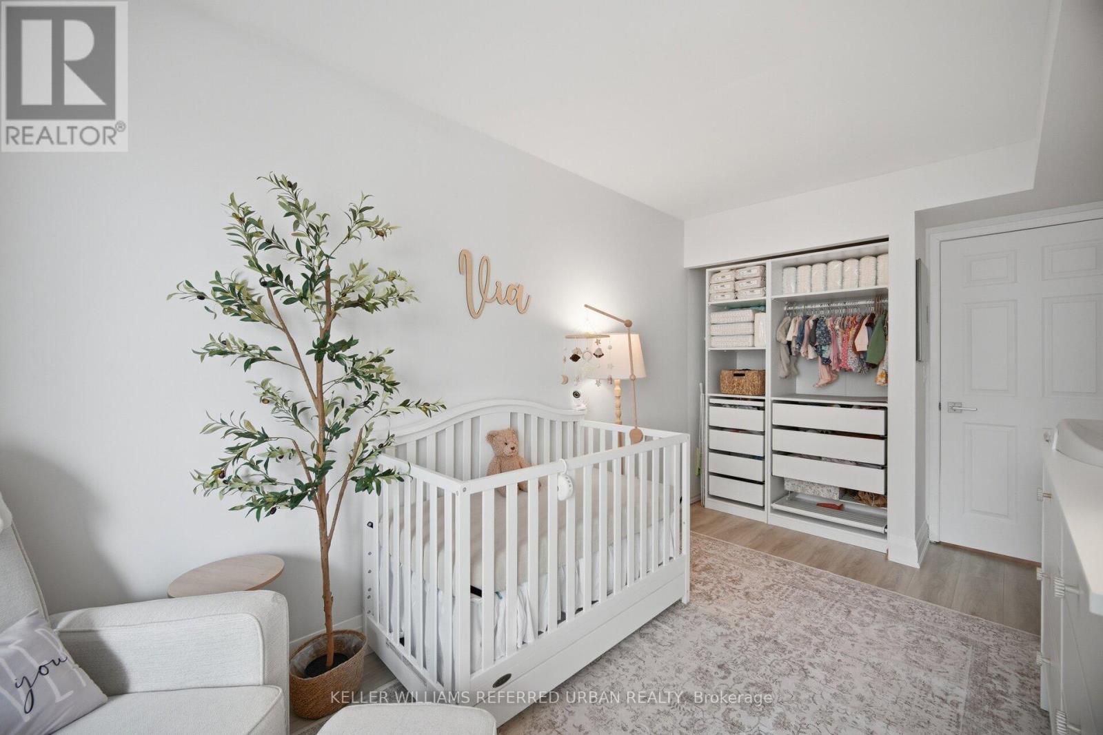 707 - 190 Manitoba Street, Toronto, ON - Indoor Photo Showing Bedroom