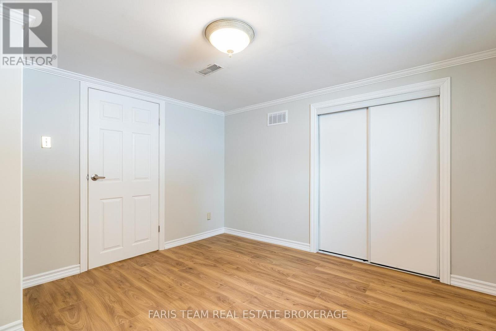 18 Newton Street, Barrie, ON - Indoor Photo Showing Other Room