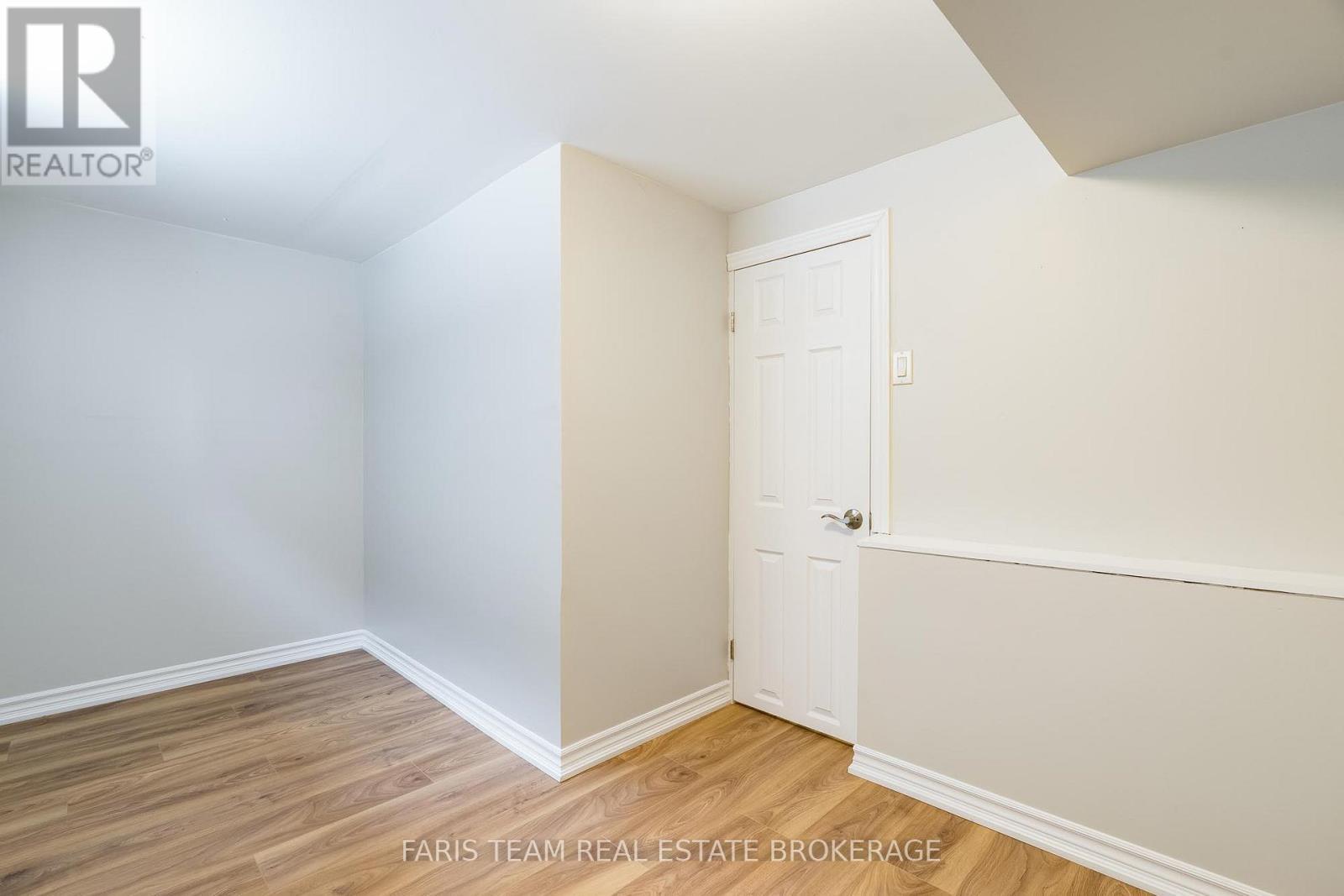 18 Newton Street, Barrie, ON - Indoor Photo Showing Other Room