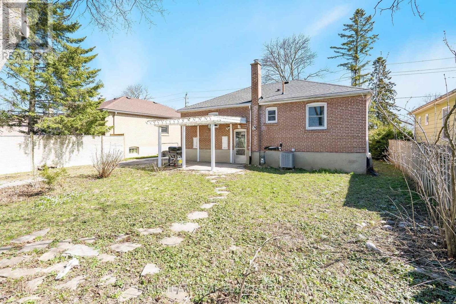 18 Newton Street, Barrie, ON - Outdoor