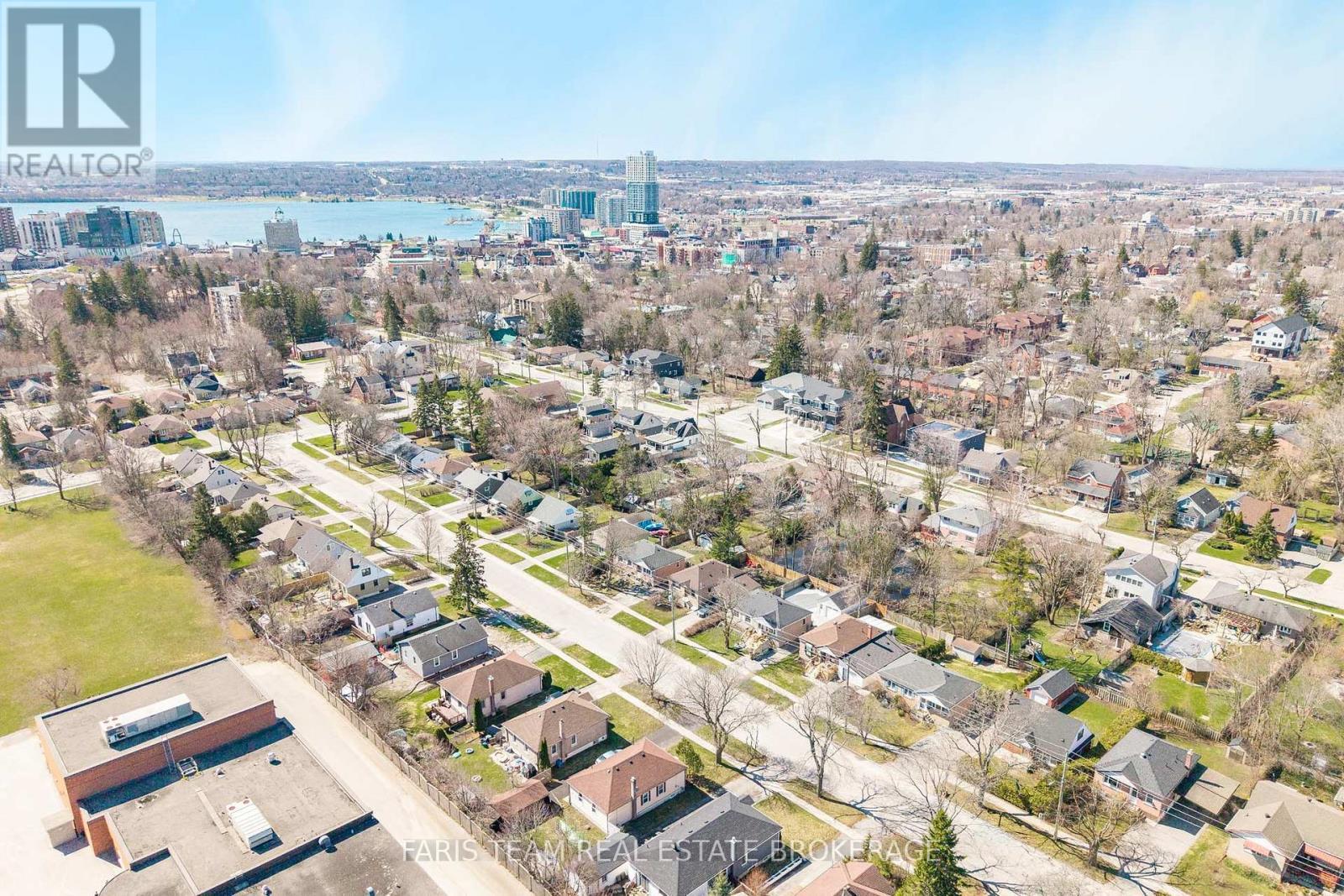 18 Newton Street, Barrie, ON - Outdoor With View