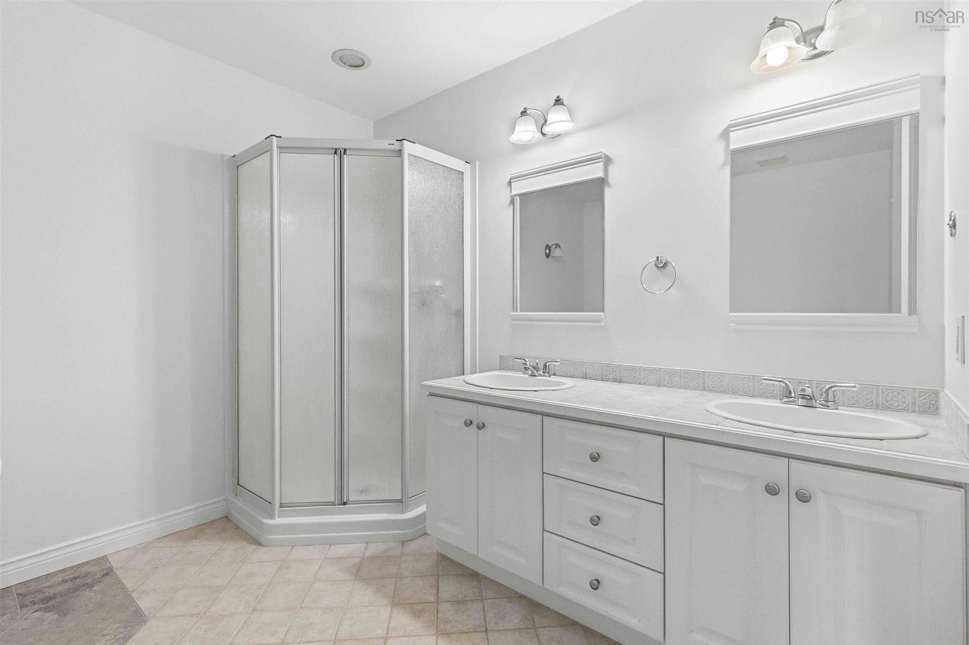 24 King Street, Dartmouth, NS