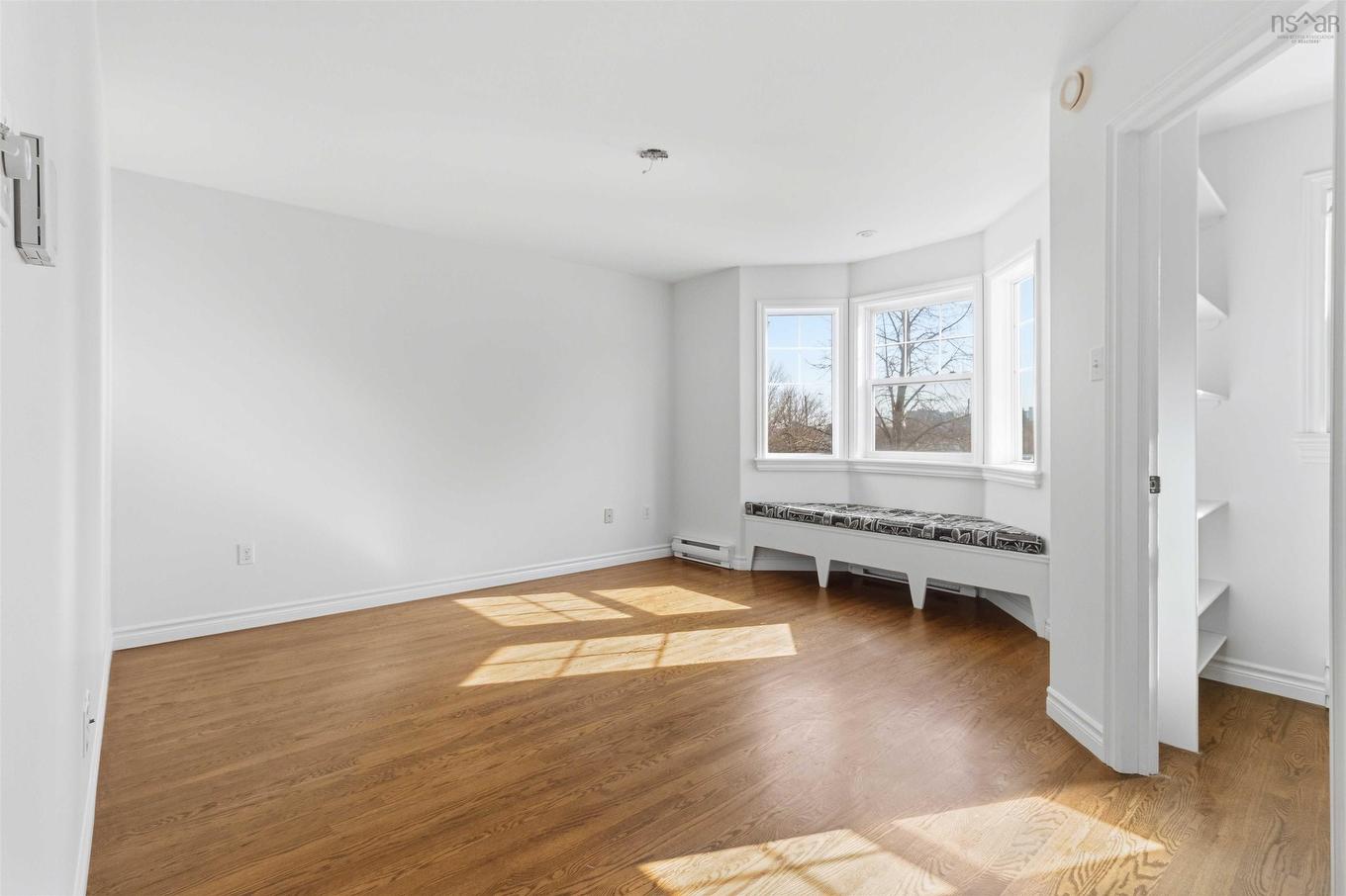 24 King Street, Dartmouth, NS