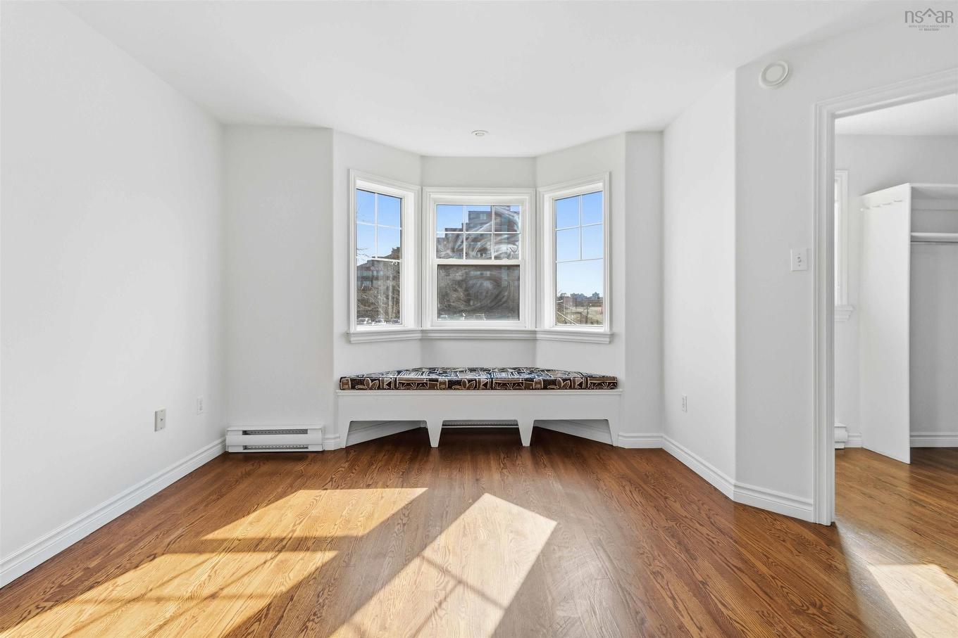 24 King Street, Dartmouth, NS