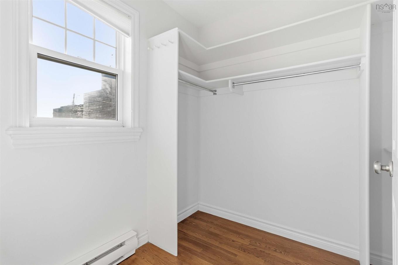 24 King Street, Dartmouth, NS