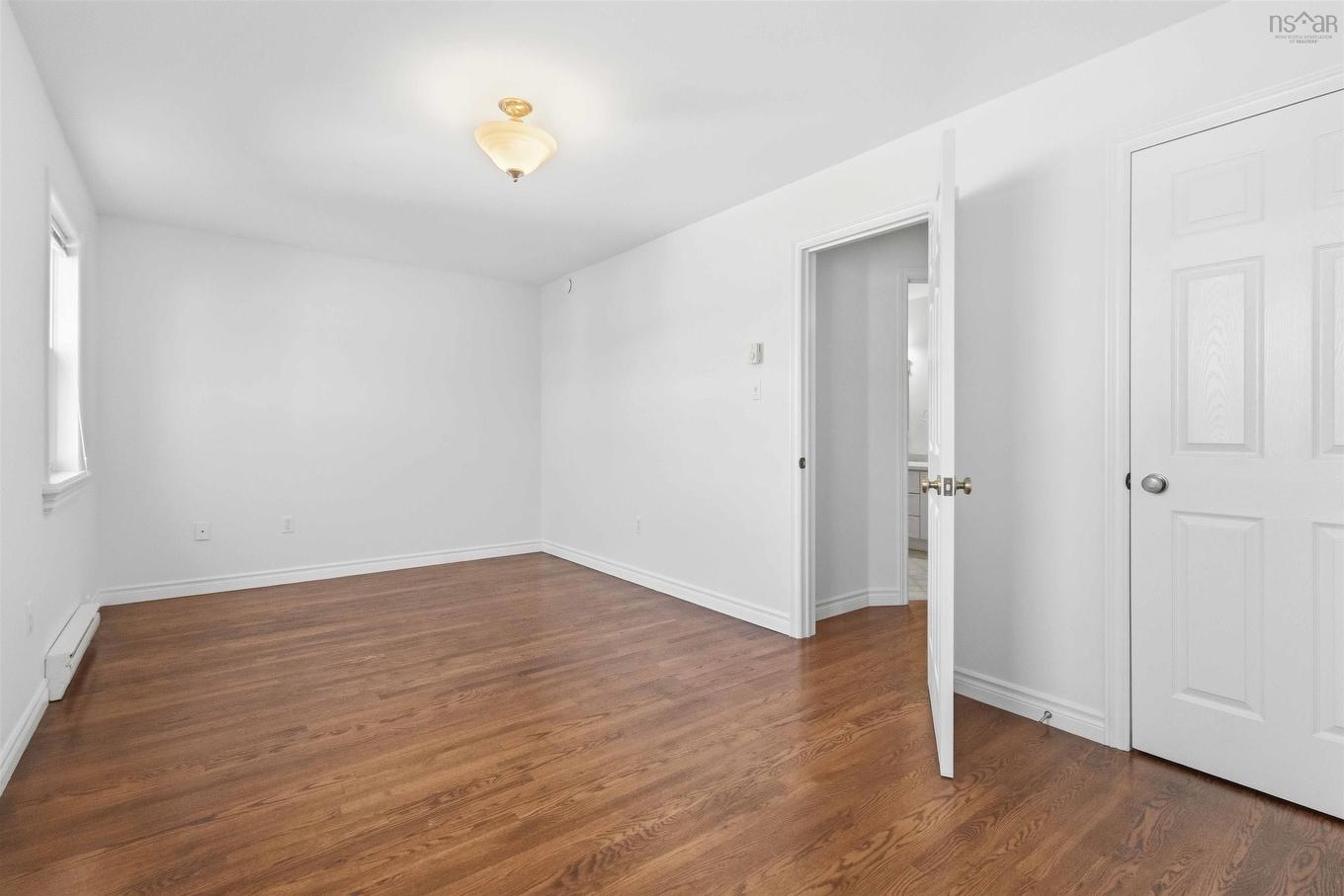 24 King Street, Dartmouth, NS