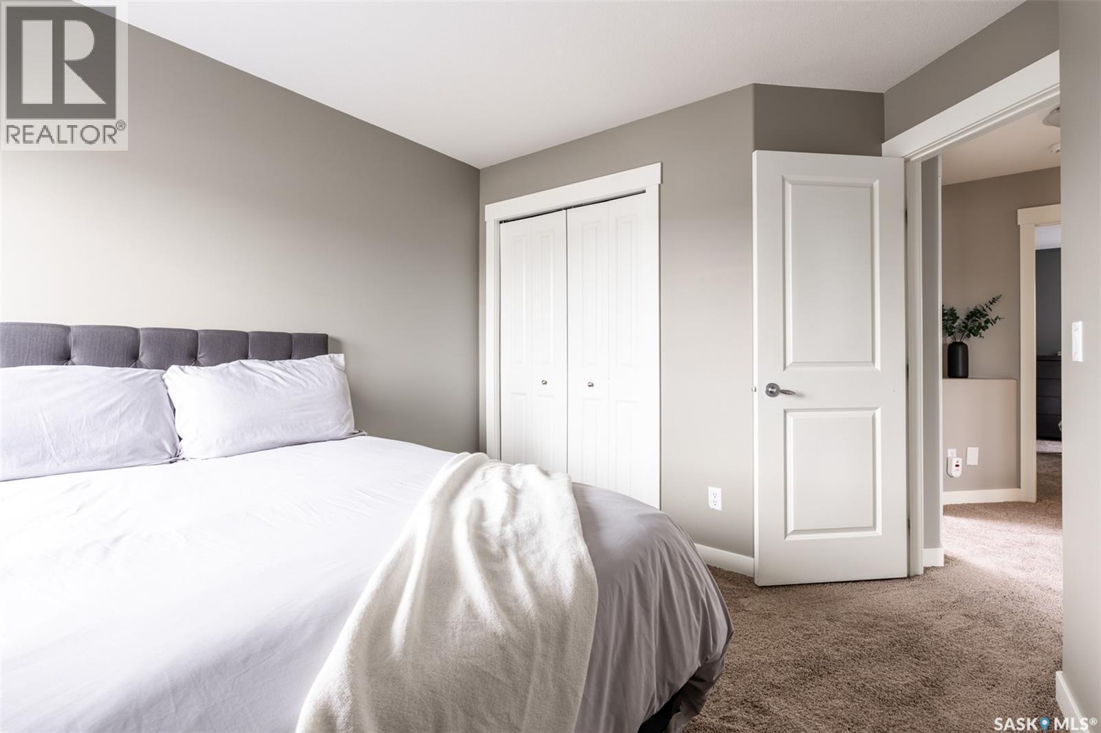 922 Budz Green, Saskatoon, SK - Indoor Photo Showing Bedroom