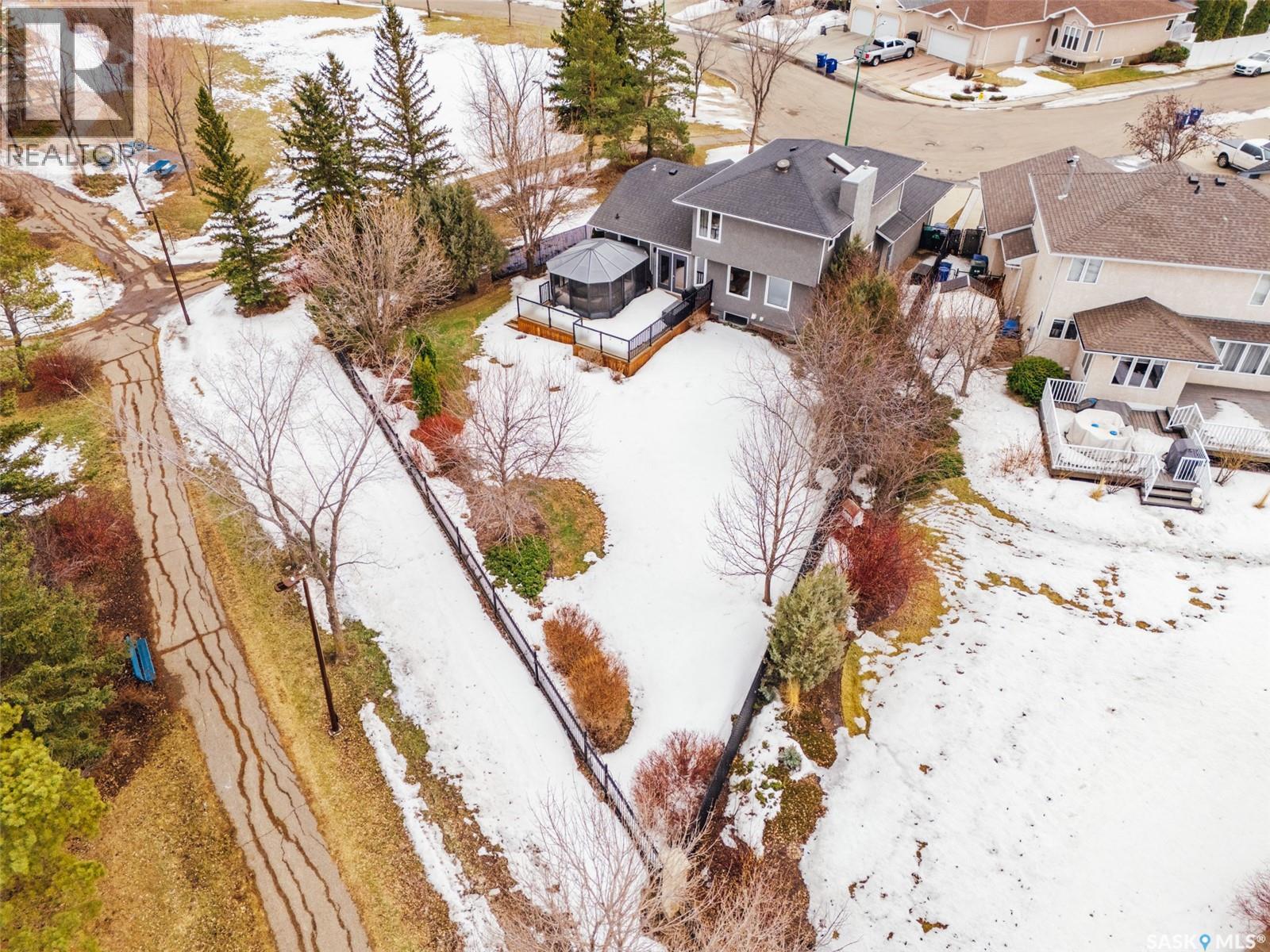 922 Budz Green, Saskatoon, SK - Outdoor