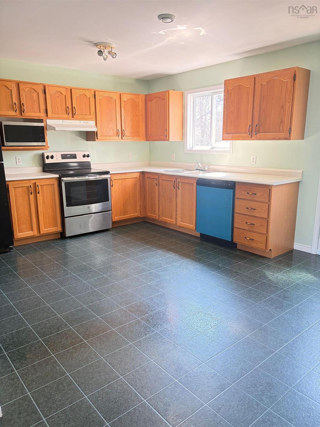 102 Abrams, Halifax, NS