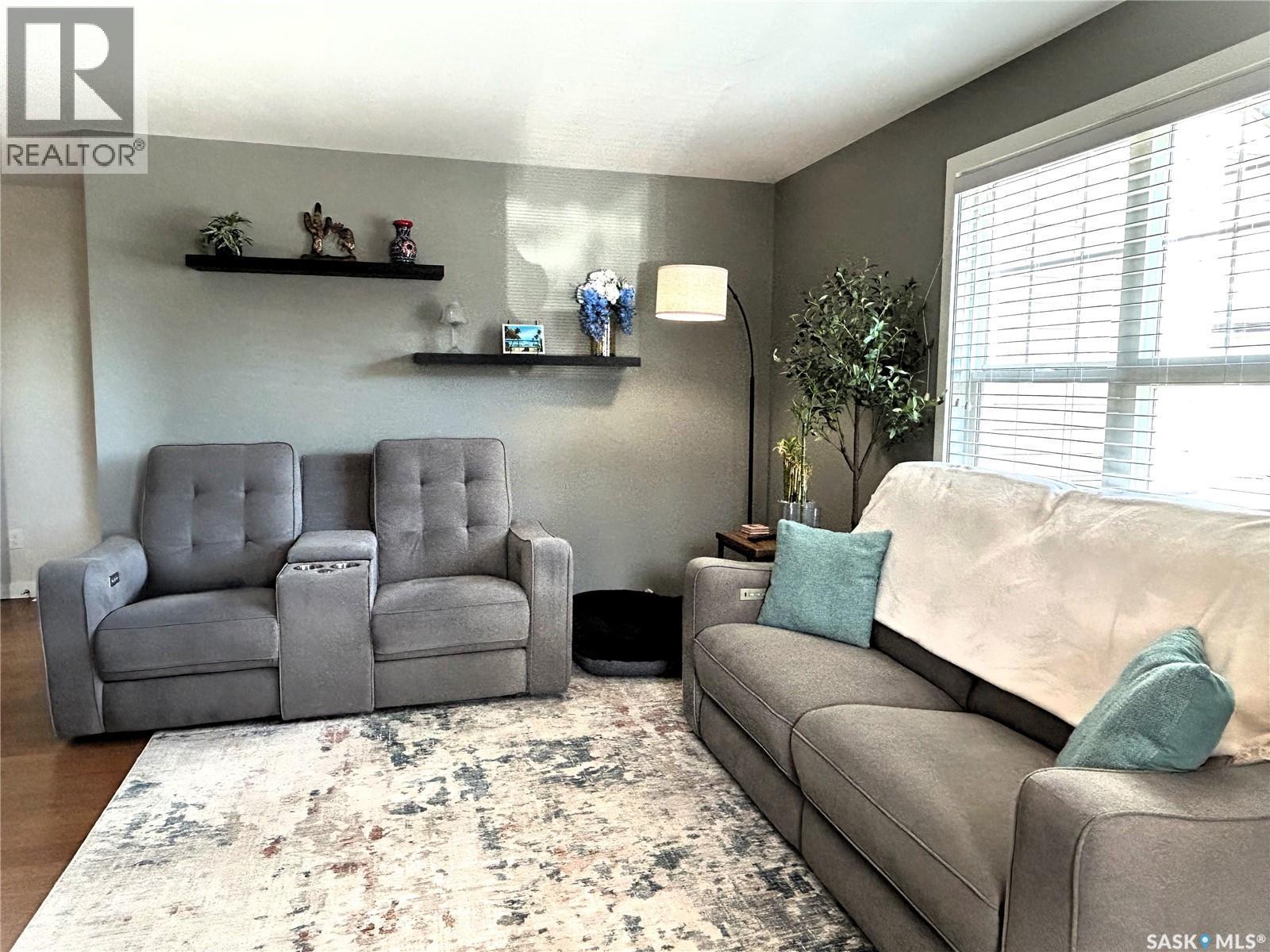 1603 1015 Patrick Crescent, Saskatoon, SK - Indoor Photo Showing Living Room