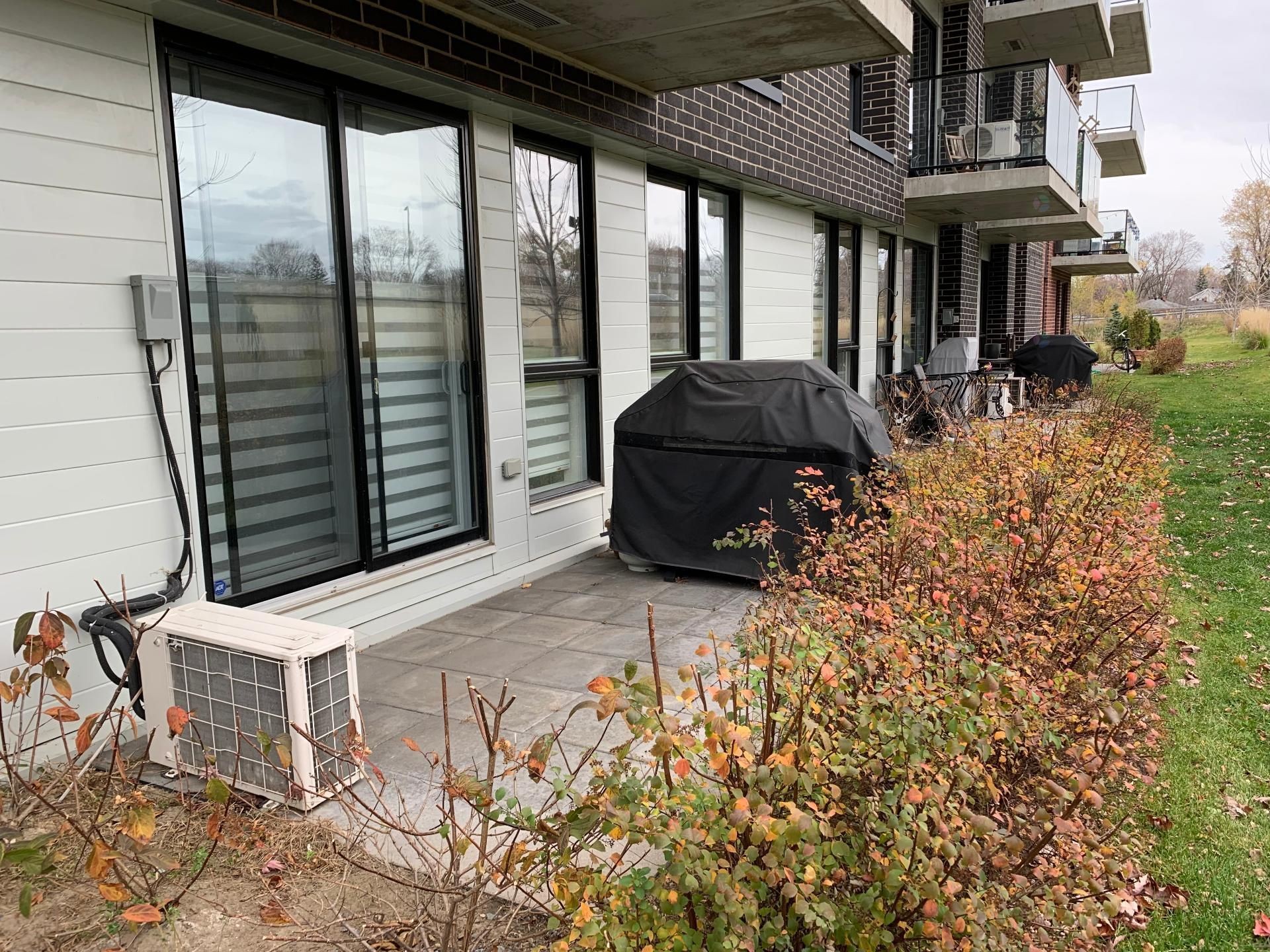 Entry - 105-4 Av. Donegani, Pointe-Claire, QC - Outdoor