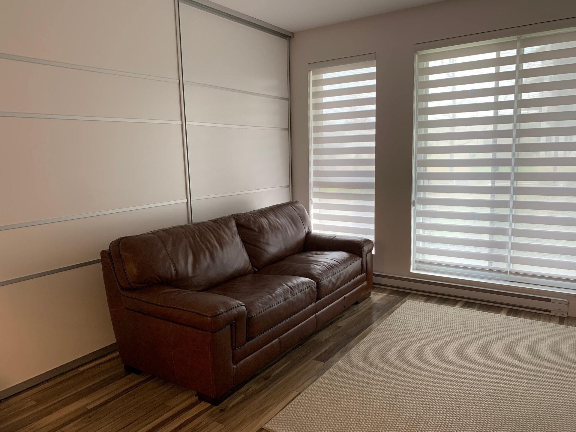 Living Room - 105-4 Av. Donegani, Pointe-Claire, QC - Indoor