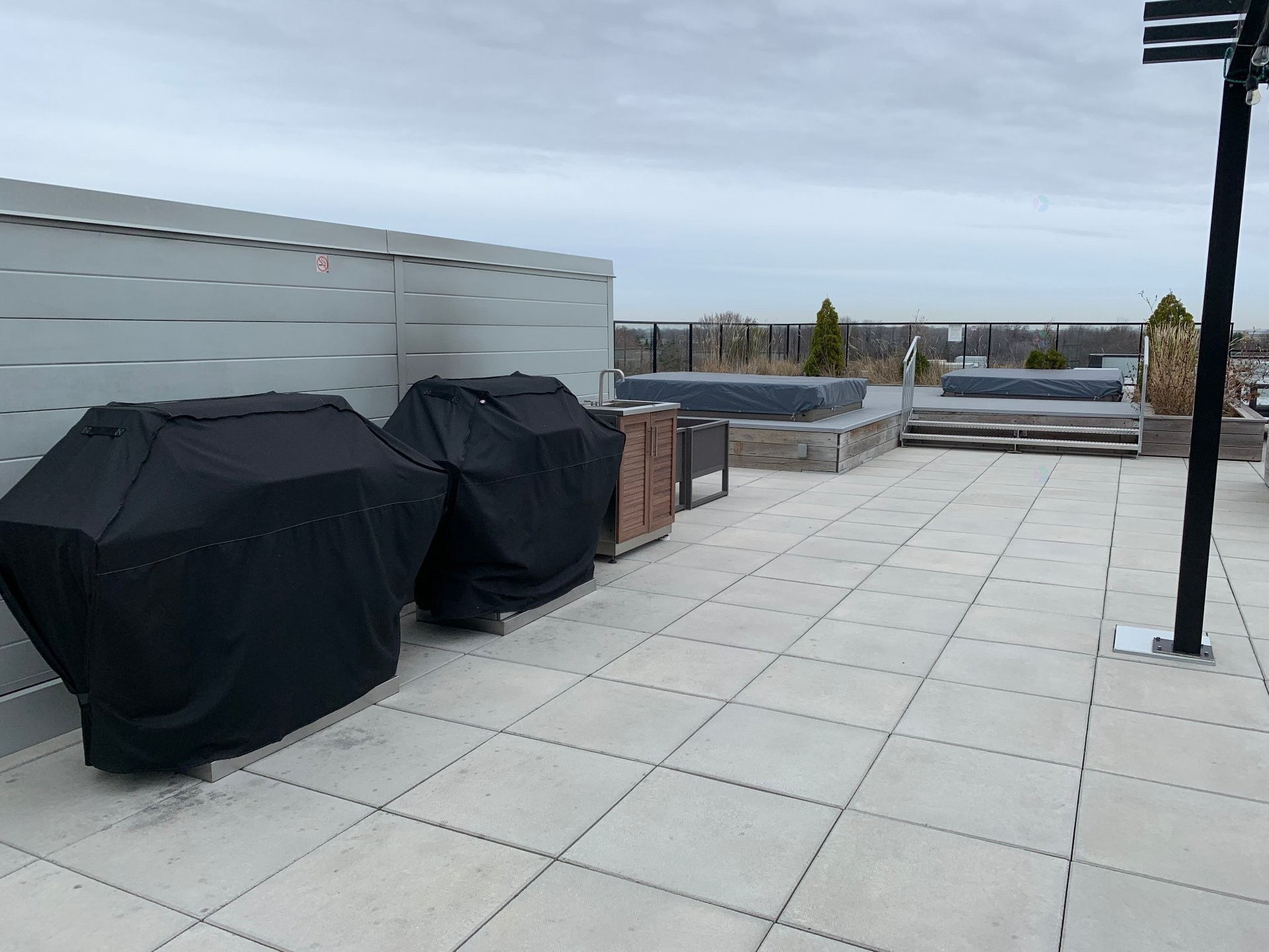 Patio - 105-4 Av. Donegani, Pointe-Claire, QC - Outdoor