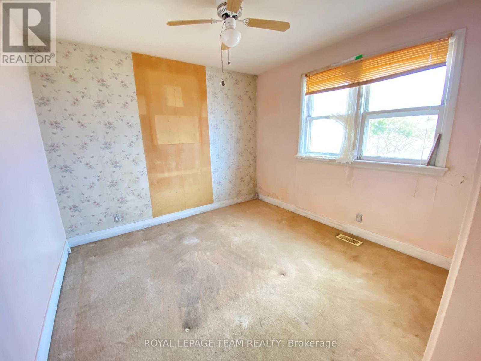 204 Baskin Drive E, Arnprior, ON - Indoor Photo Showing Other Room