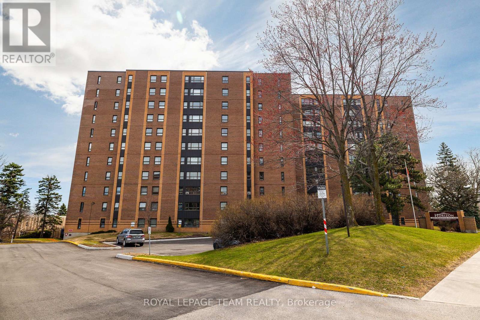 705 - 1356 Meadowlands Drive E, Ottawa, ON - Outdoor With Facade