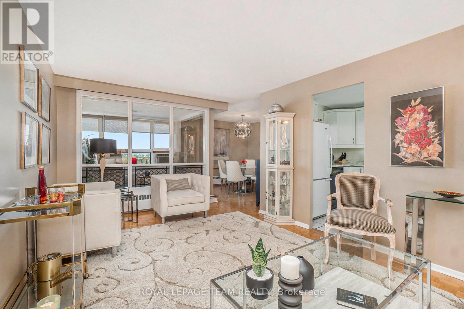 Living Room - 705 - 1356 Meadowlands Drive E, Ottawa, ON - Indoor