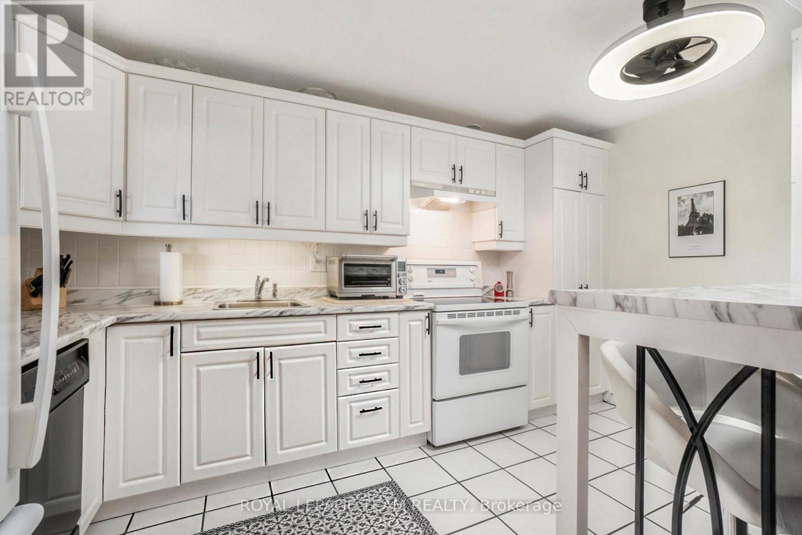 Kitchen - 705 - 1356 Meadowlands Drive E, Ottawa, ON - Indoor Photo Showing Kitchen