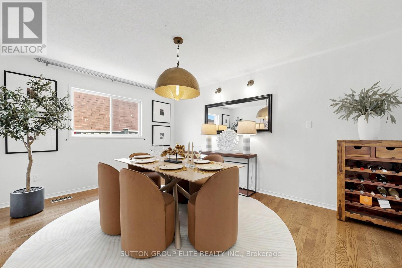 2768 Peacock Drive, Mississauga, ON - Indoor Photo Showing Dining Room