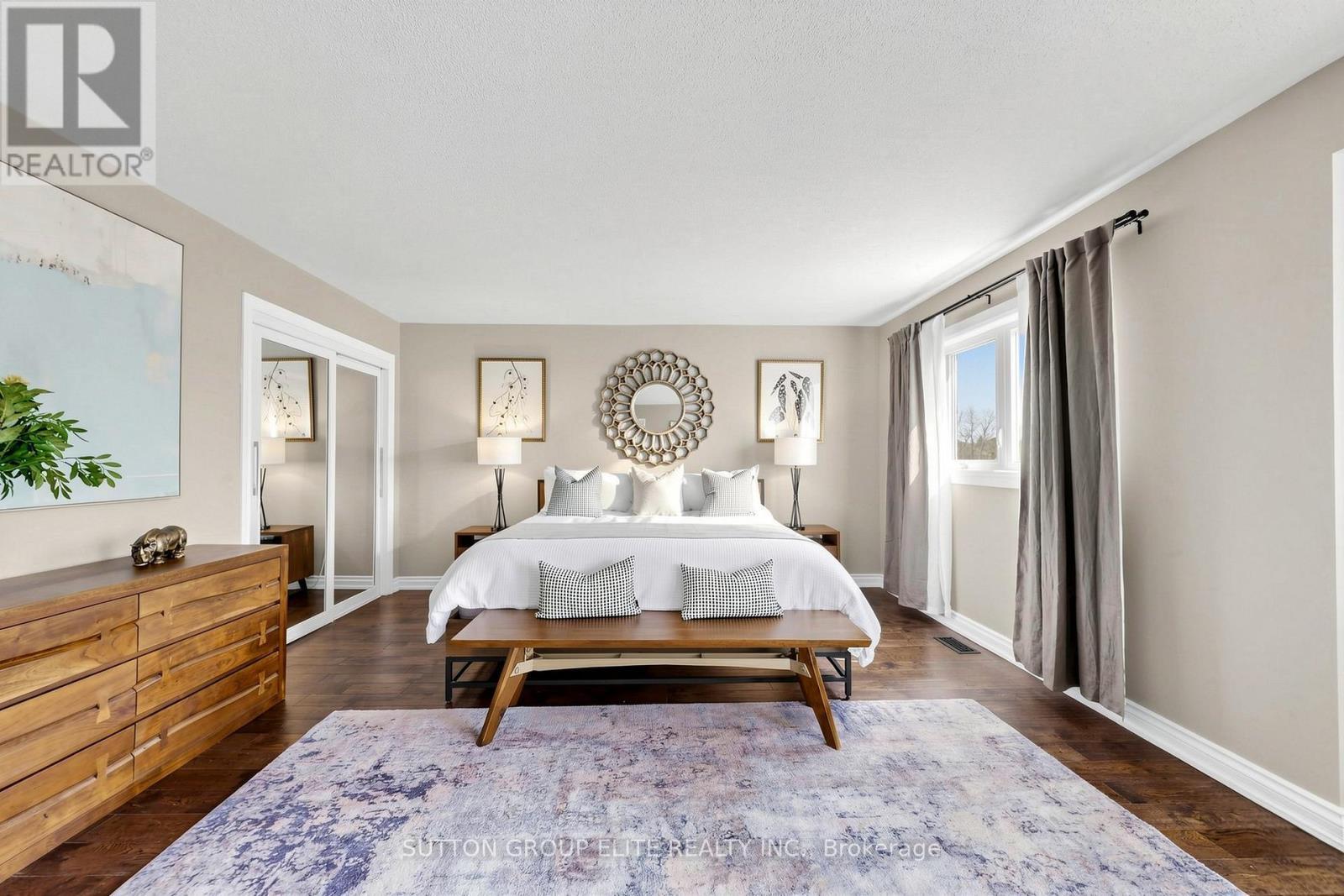 2768 Peacock Drive, Mississauga, ON - Indoor Photo Showing Bedroom
