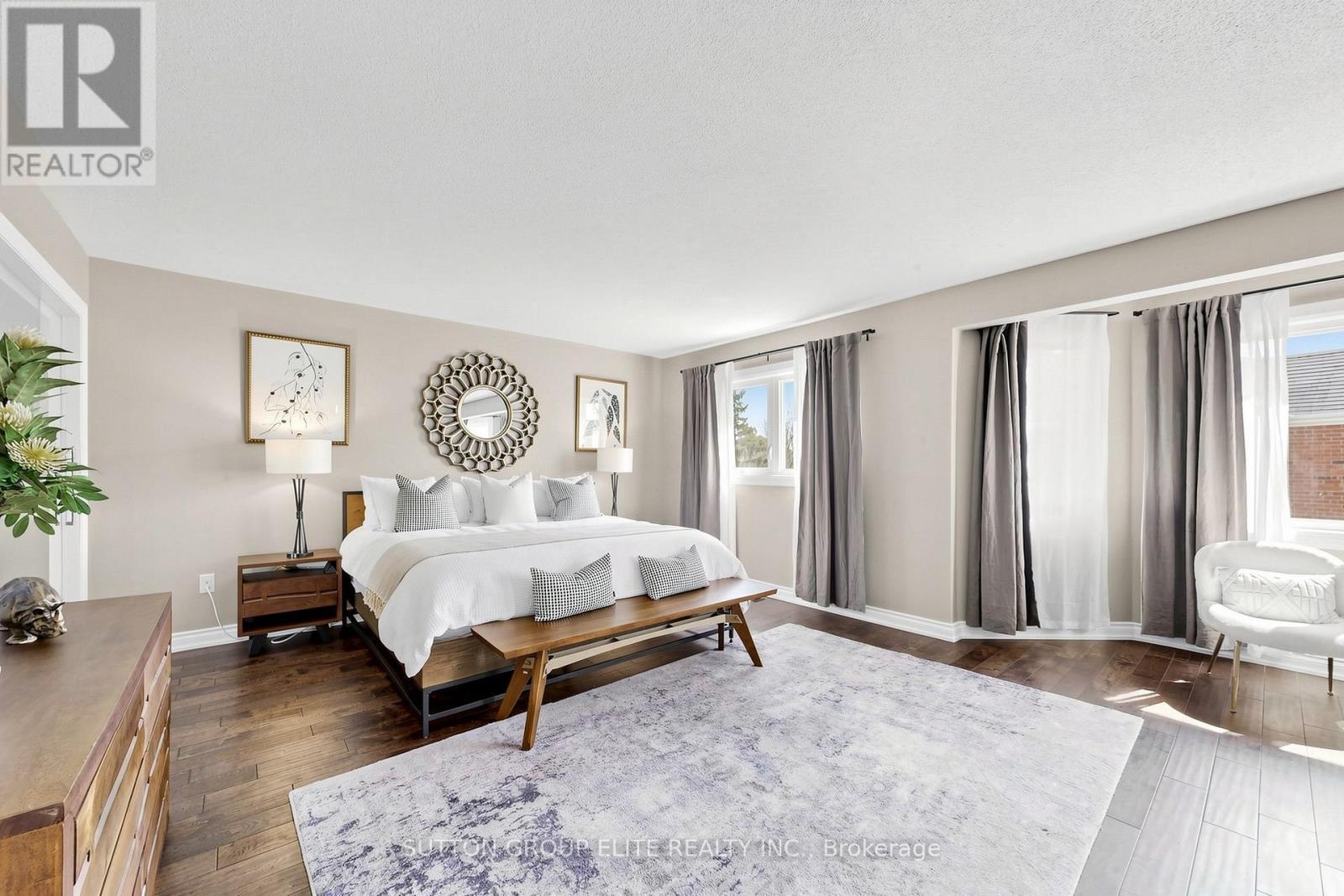 2768 Peacock Drive, Mississauga, ON - Indoor Photo Showing Bedroom