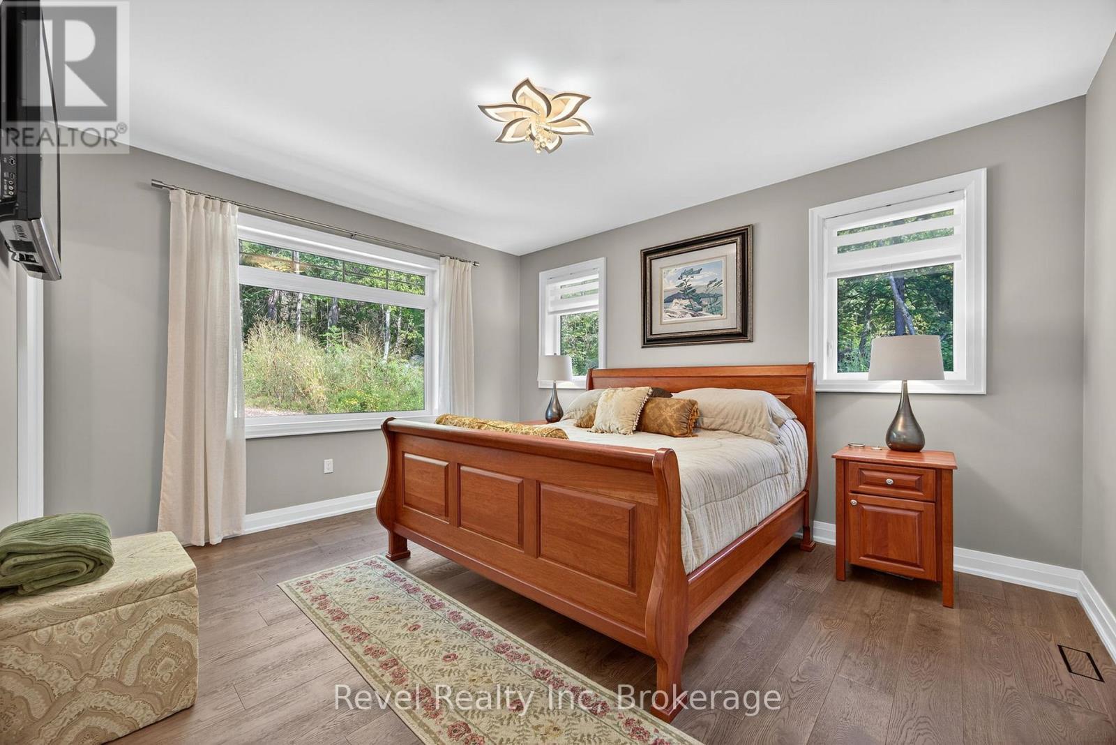 517 Silverbirch Drive, Tiny, ON - Indoor Photo Showing Bedroom