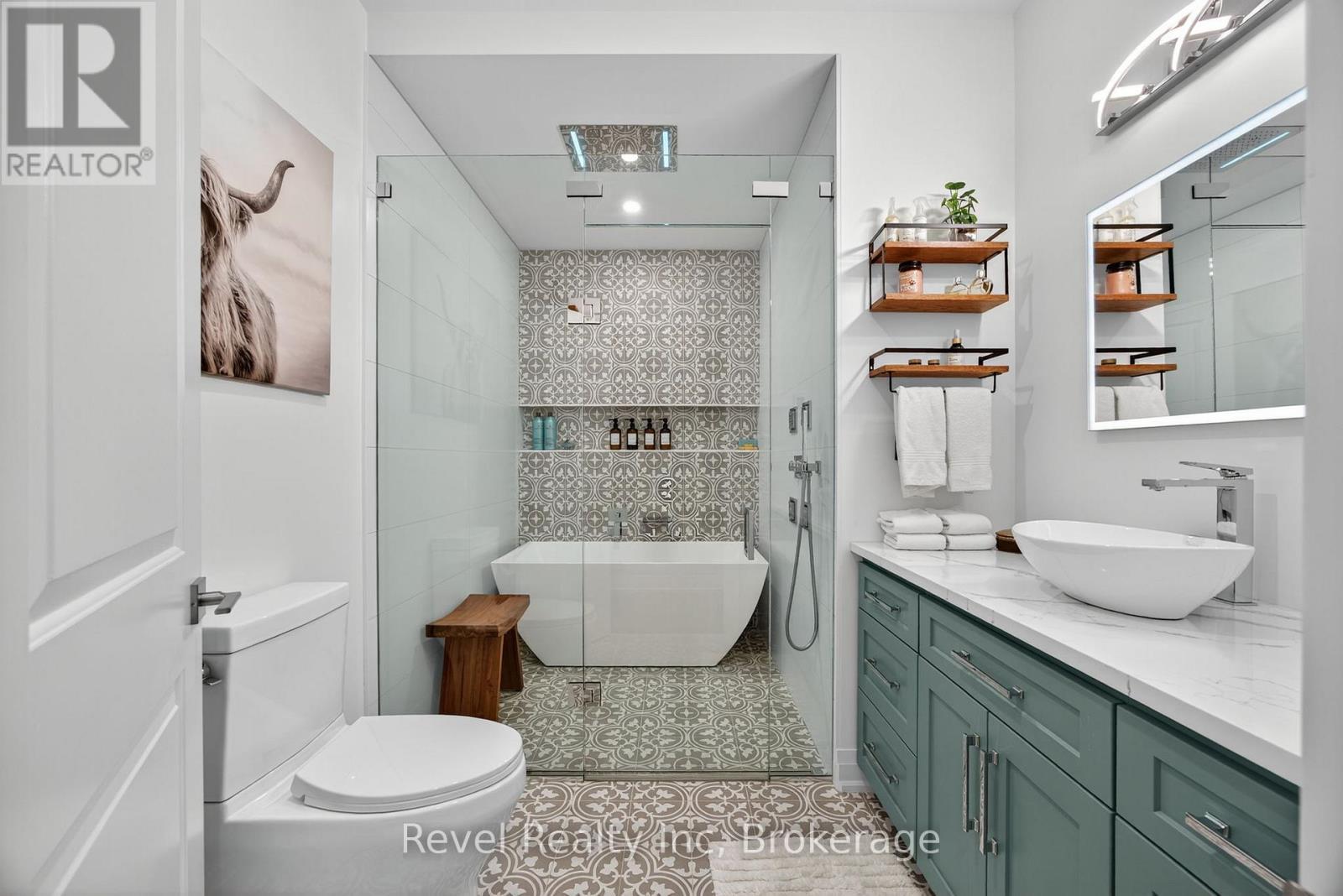 517 Silverbirch Drive, Tiny, ON - Indoor Photo Showing Bathroom