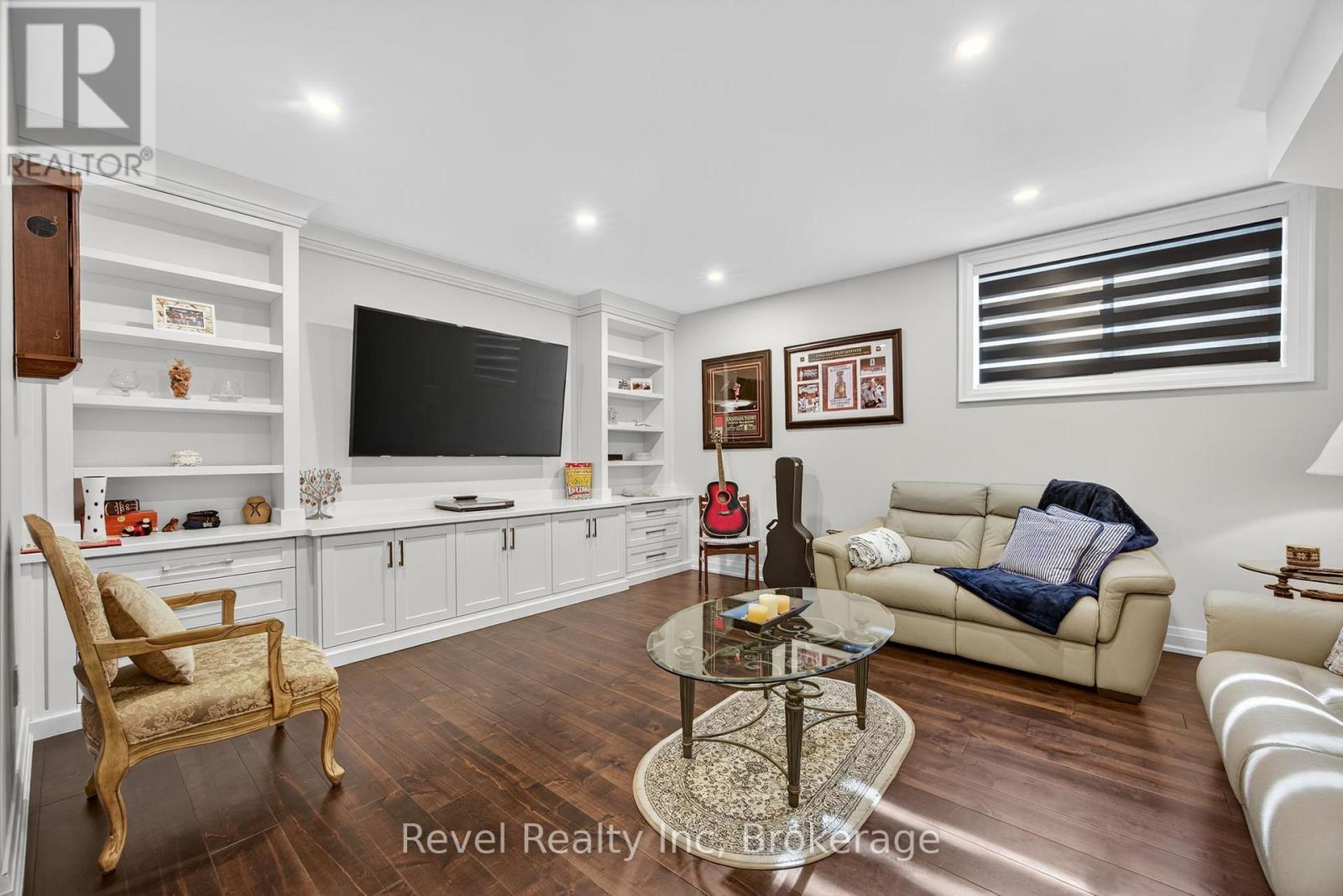 517 Silverbirch Drive, Tiny, ON - Indoor