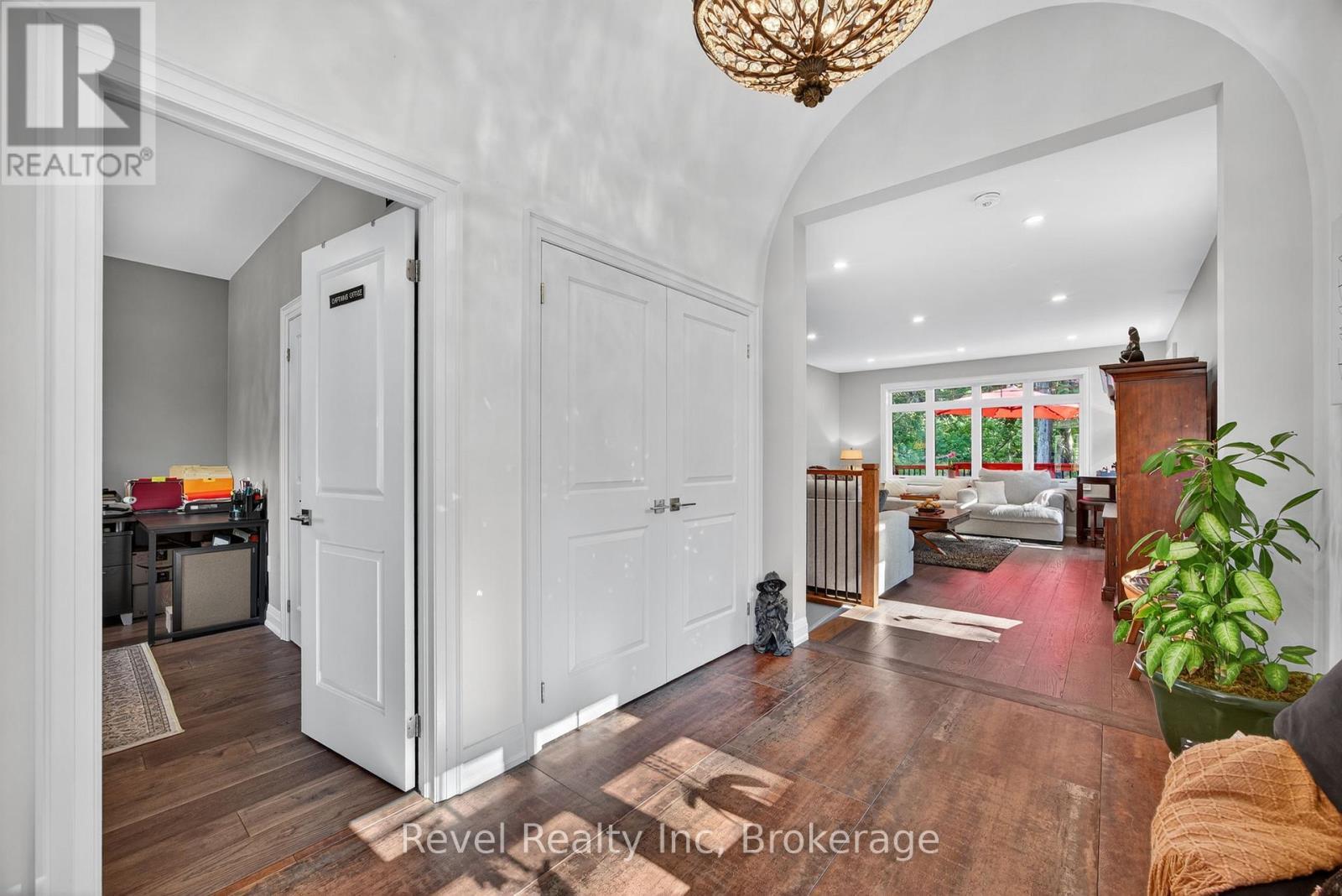 517 Silverbirch Drive, Tiny, ON - Indoor Photo Showing Other Room