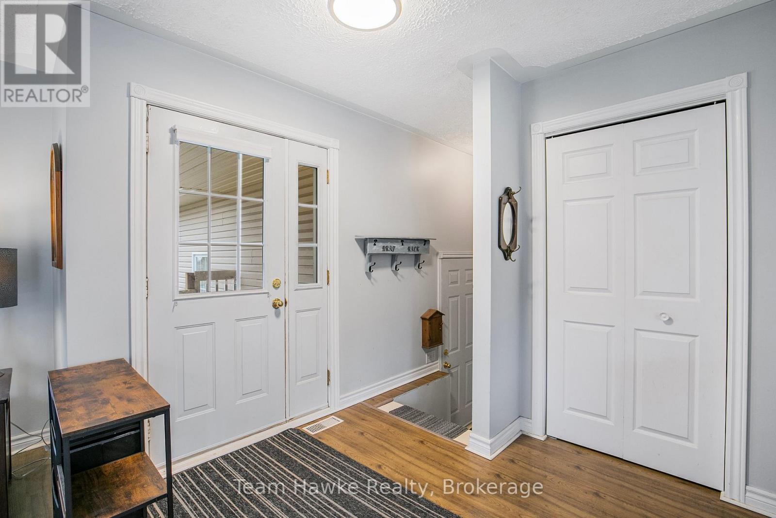 22 Laurier Boulevard, Tiny, ON - Indoor Photo Showing Other Room