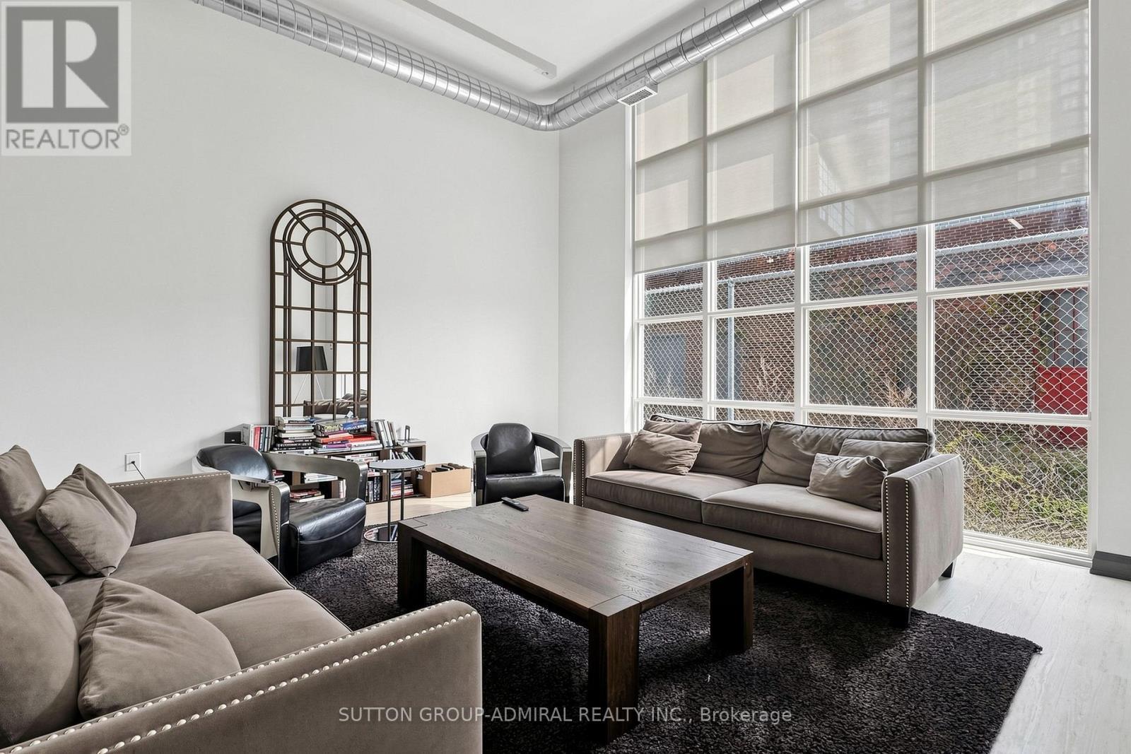 #710 - 125 Western Battery Road, Toronto, ON - Indoor Photo Showing Living Room