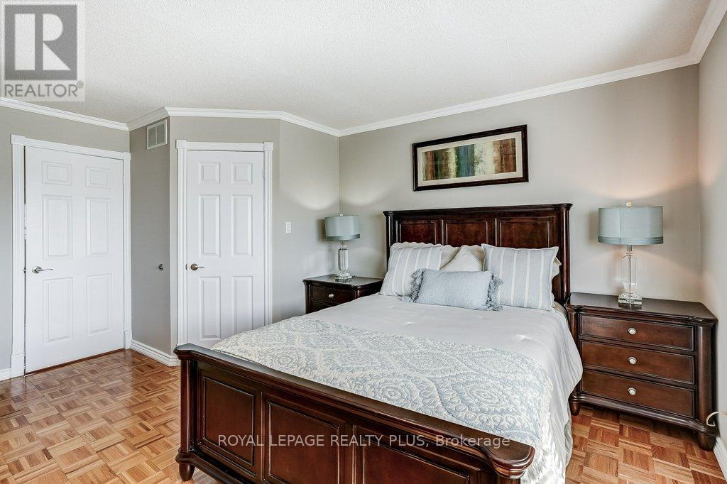 6422 Sapling Trail, Mississauga, ON - Indoor Photo Showing Bedroom