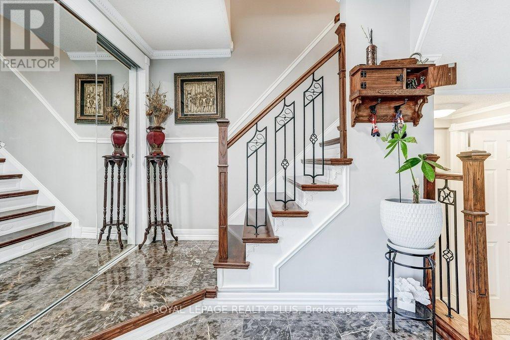 6422 Sapling Trail, Mississauga, ON - Indoor Photo Showing Other Room