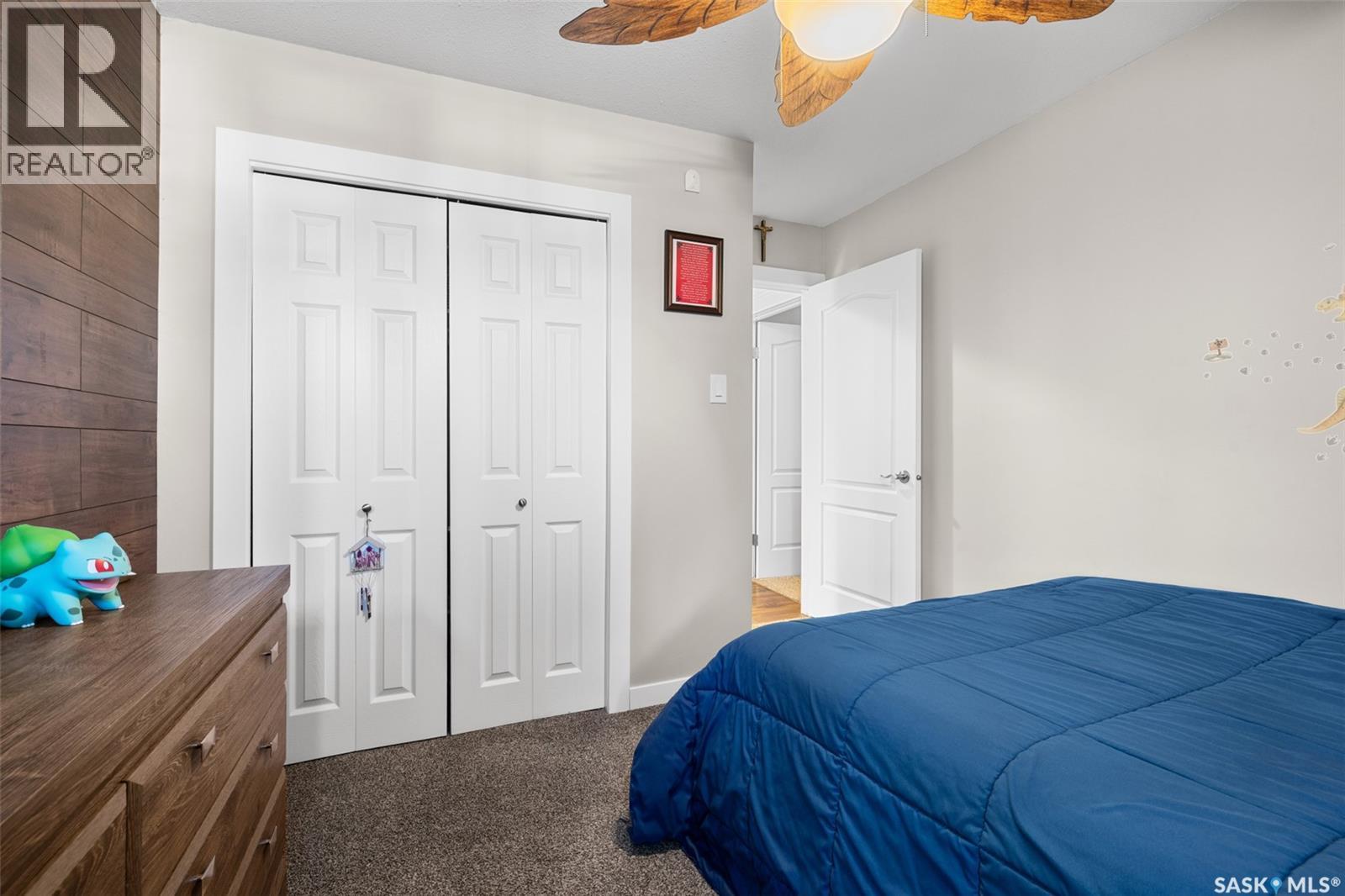 15 Thistle Bay, Regina, SK - Indoor Photo Showing Bedroom