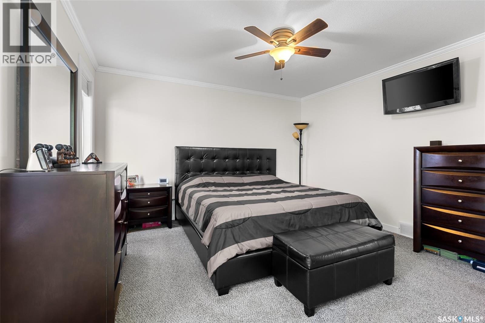 15 Thistle Bay, Regina, SK - Indoor Photo Showing Bedroom