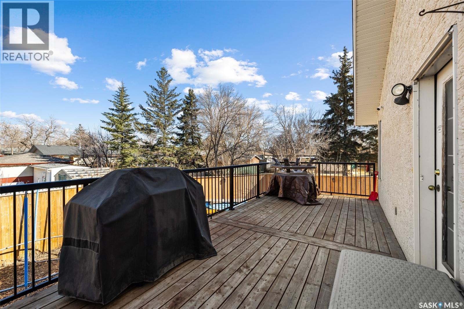 15 Thistle Bay, Regina, SK - Outdoor With Deck Patio Veranda
