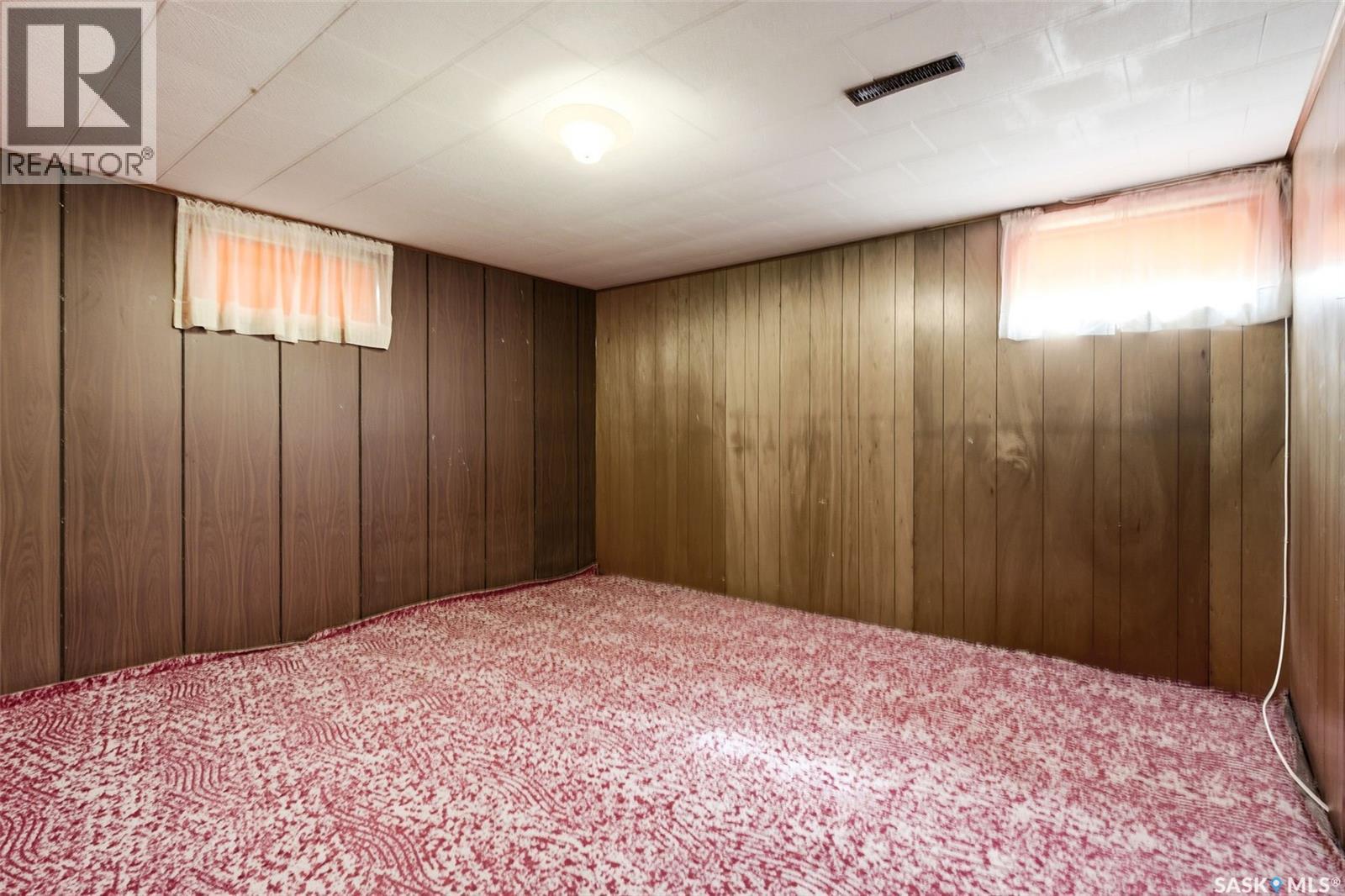 101 Mcnab Crescent, Regina, SK - Indoor Photo Showing Other Room