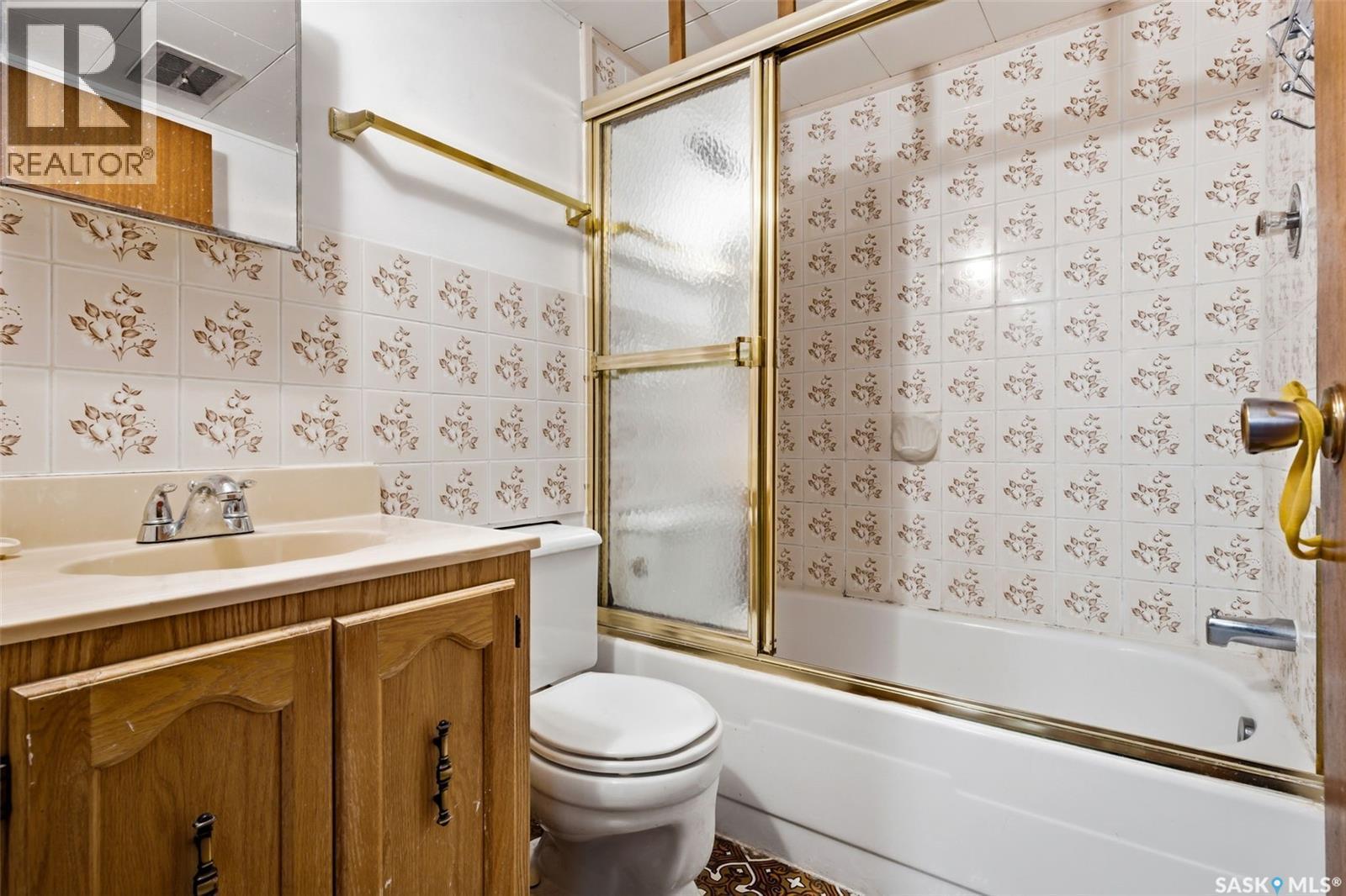 101 Mcnab Crescent, Regina, SK - Indoor Photo Showing Bathroom