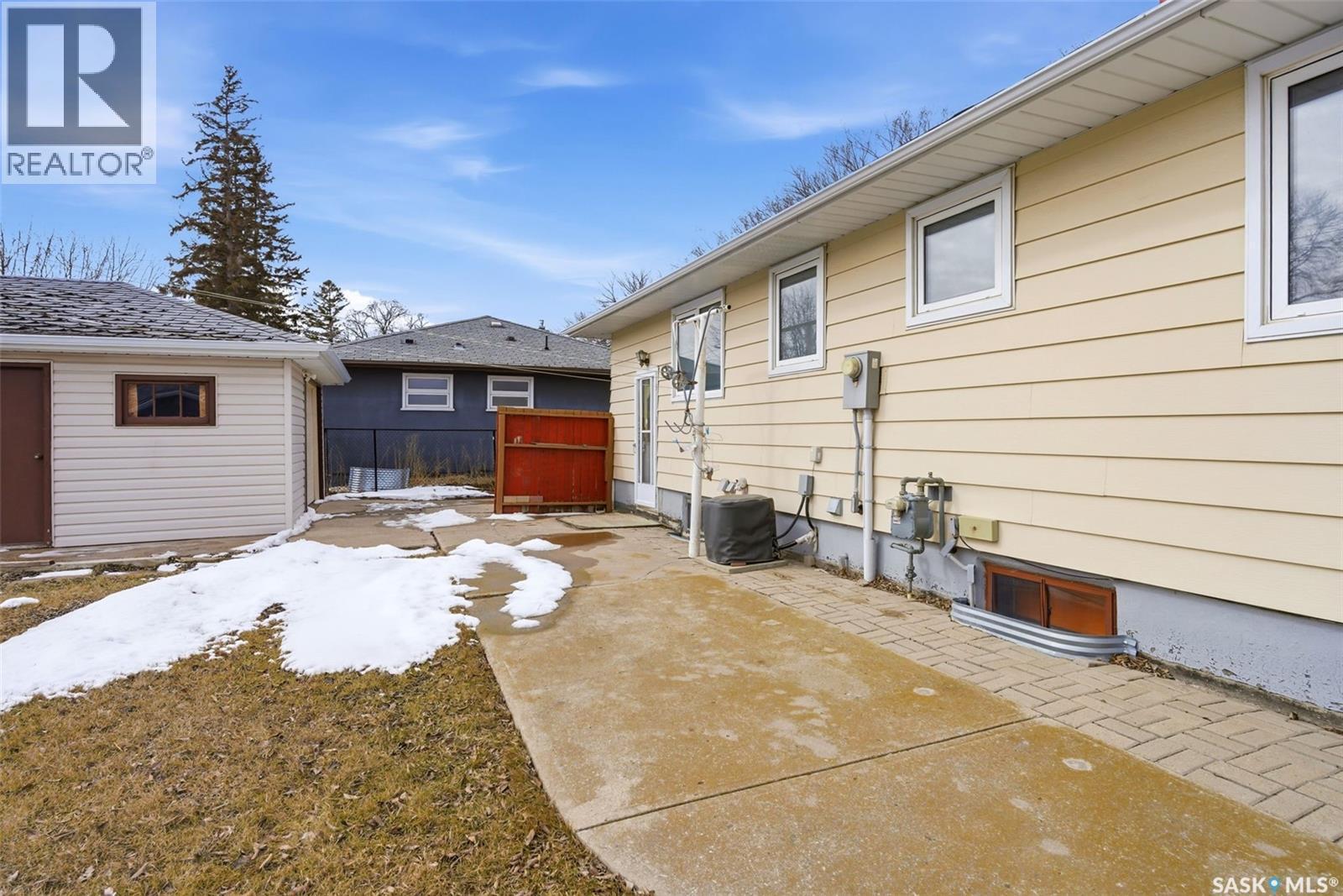 101 Mcnab Crescent, Regina, SK - Outdoor With Exterior