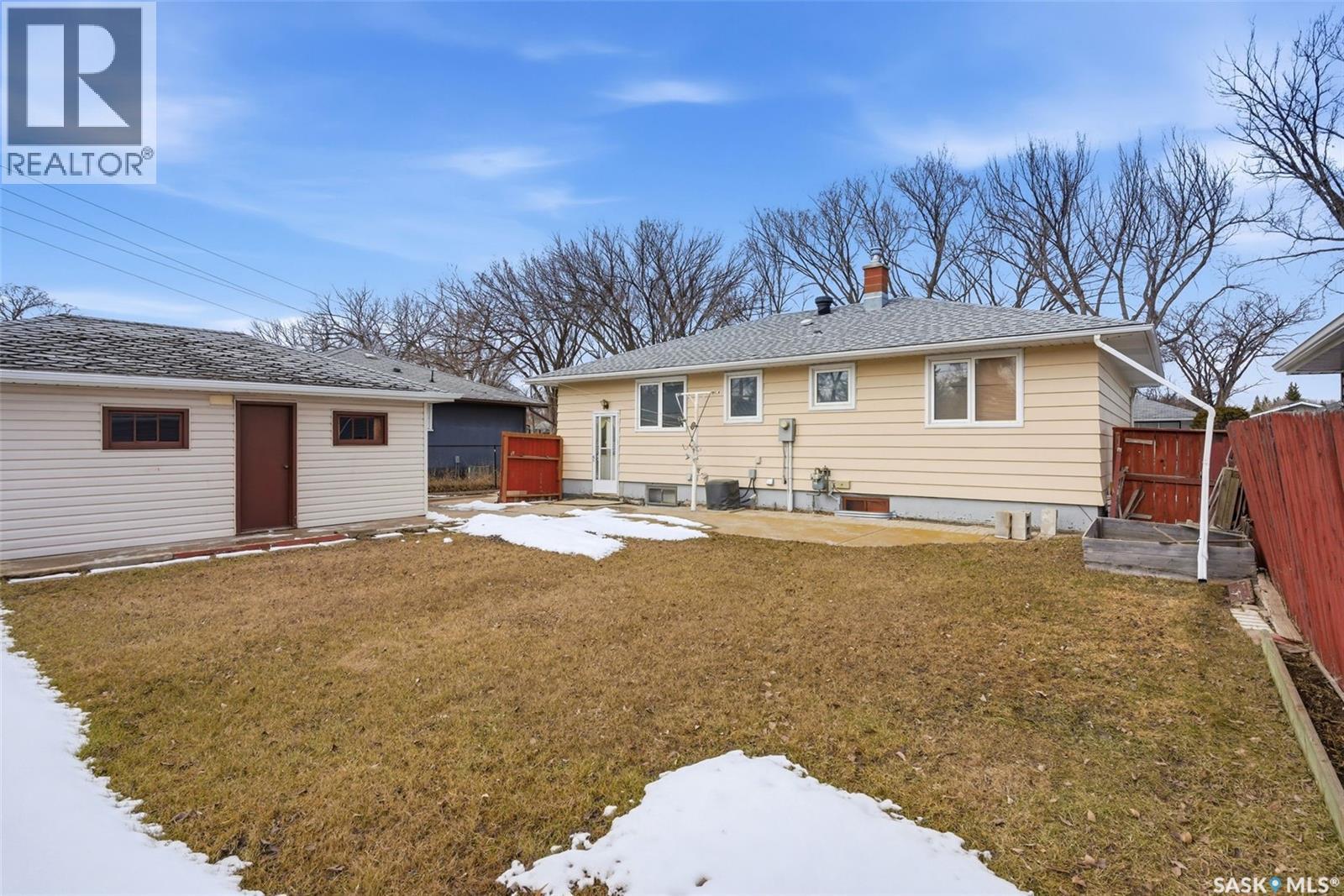 101 Mcnab Crescent, Regina, SK - Outdoor