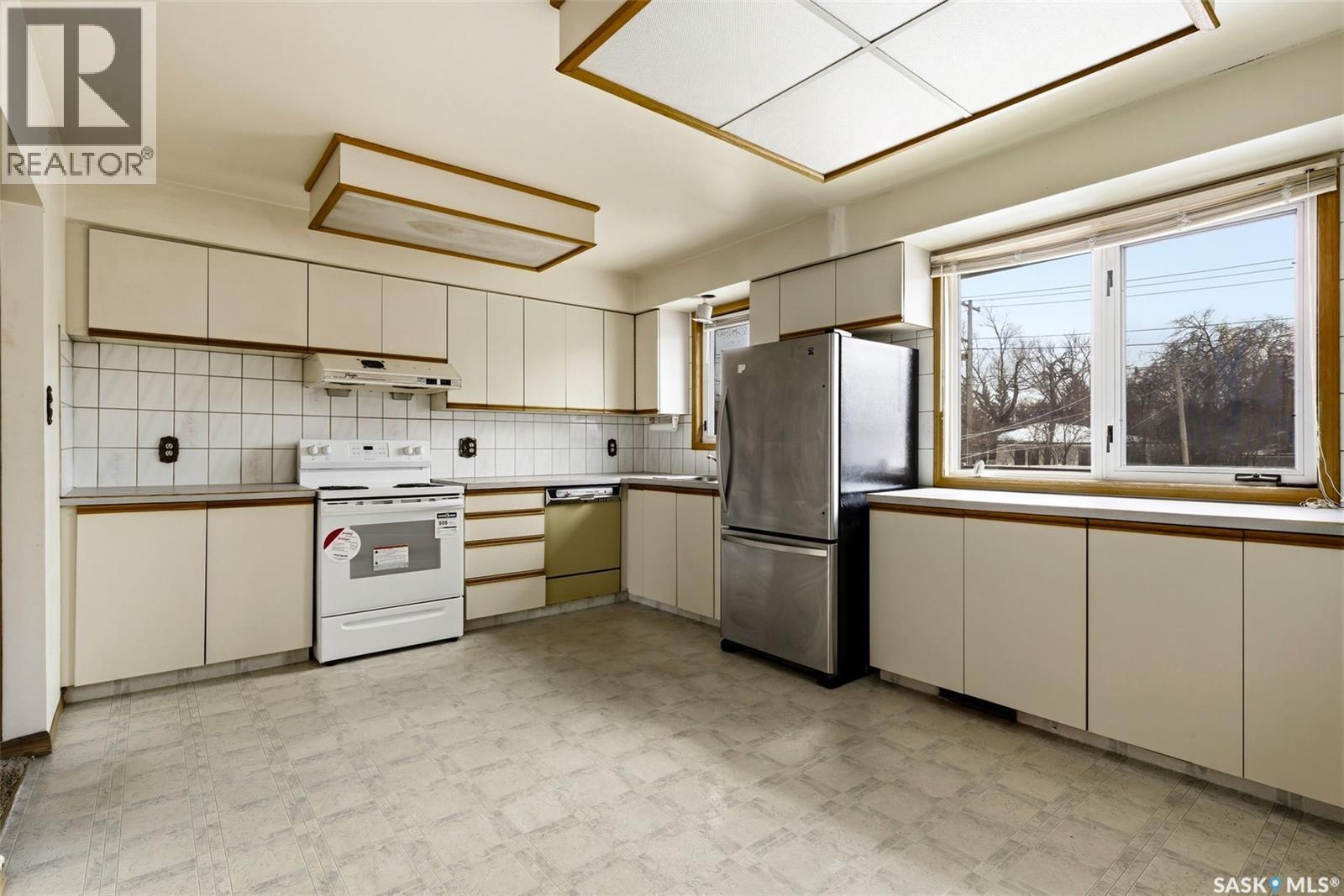 101 Mcnab Crescent, Regina, SK - Indoor Photo Showing Kitchen
