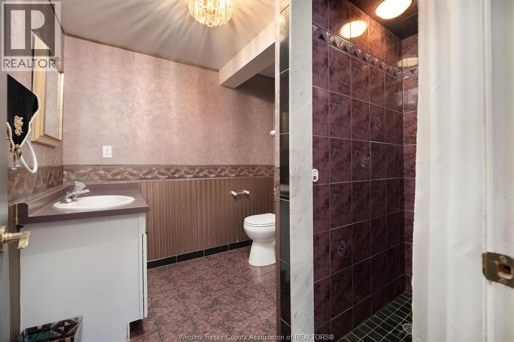 235 Southwind, Tecumseh, ON - Indoor Photo Showing Bathroom