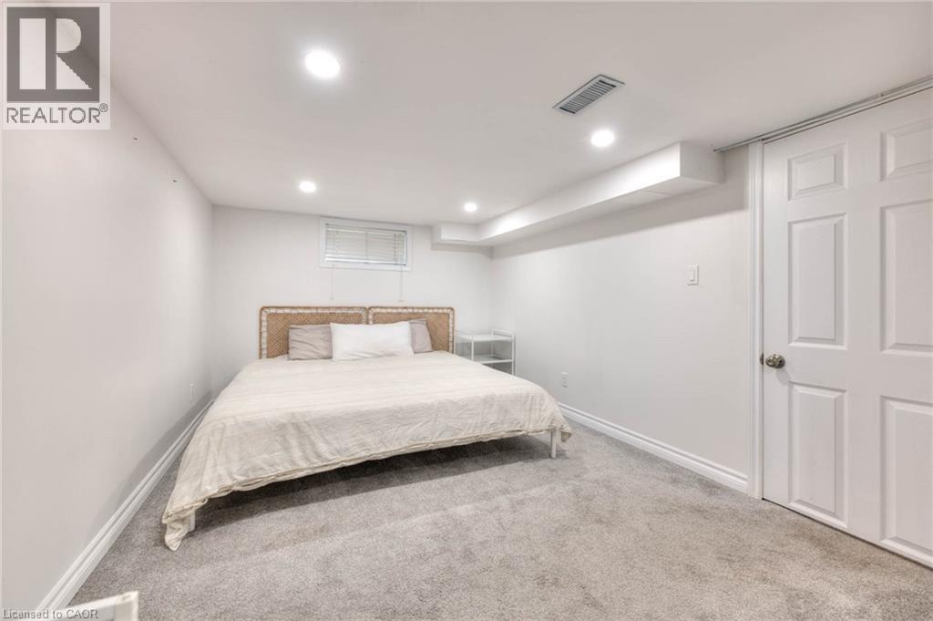 50 Walnut Street, Kitchener, ON - Indoor Photo Showing Bedroom